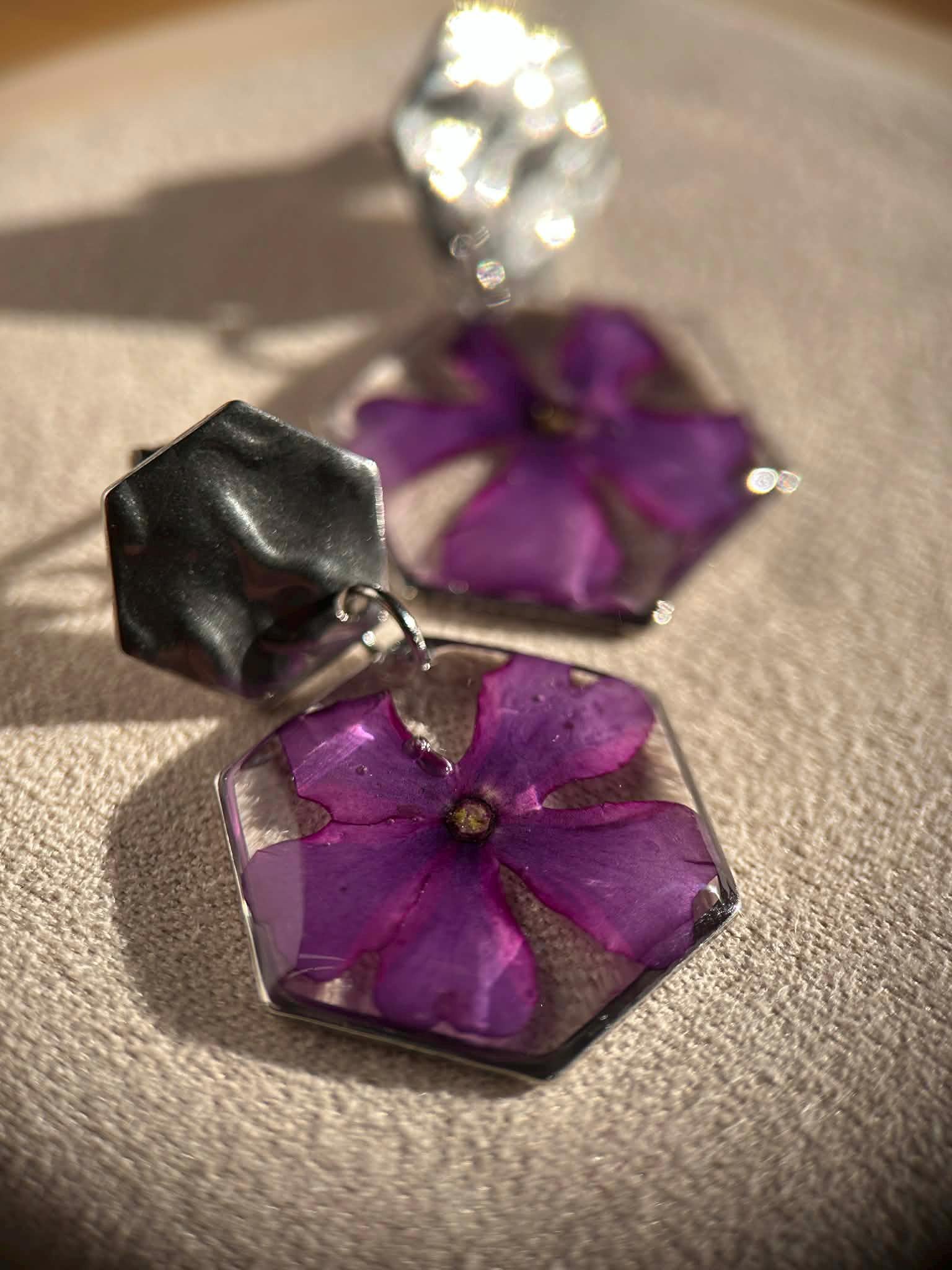 Parure de bijoux argenté avec fleurs séchées