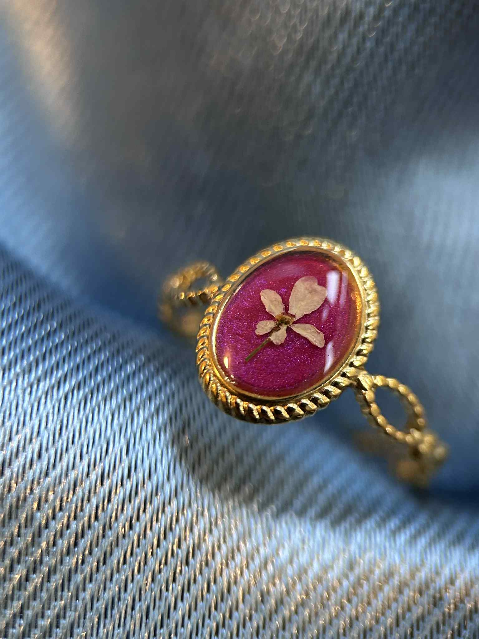 Bague doré ajustable - ovale avec fleurs séchées