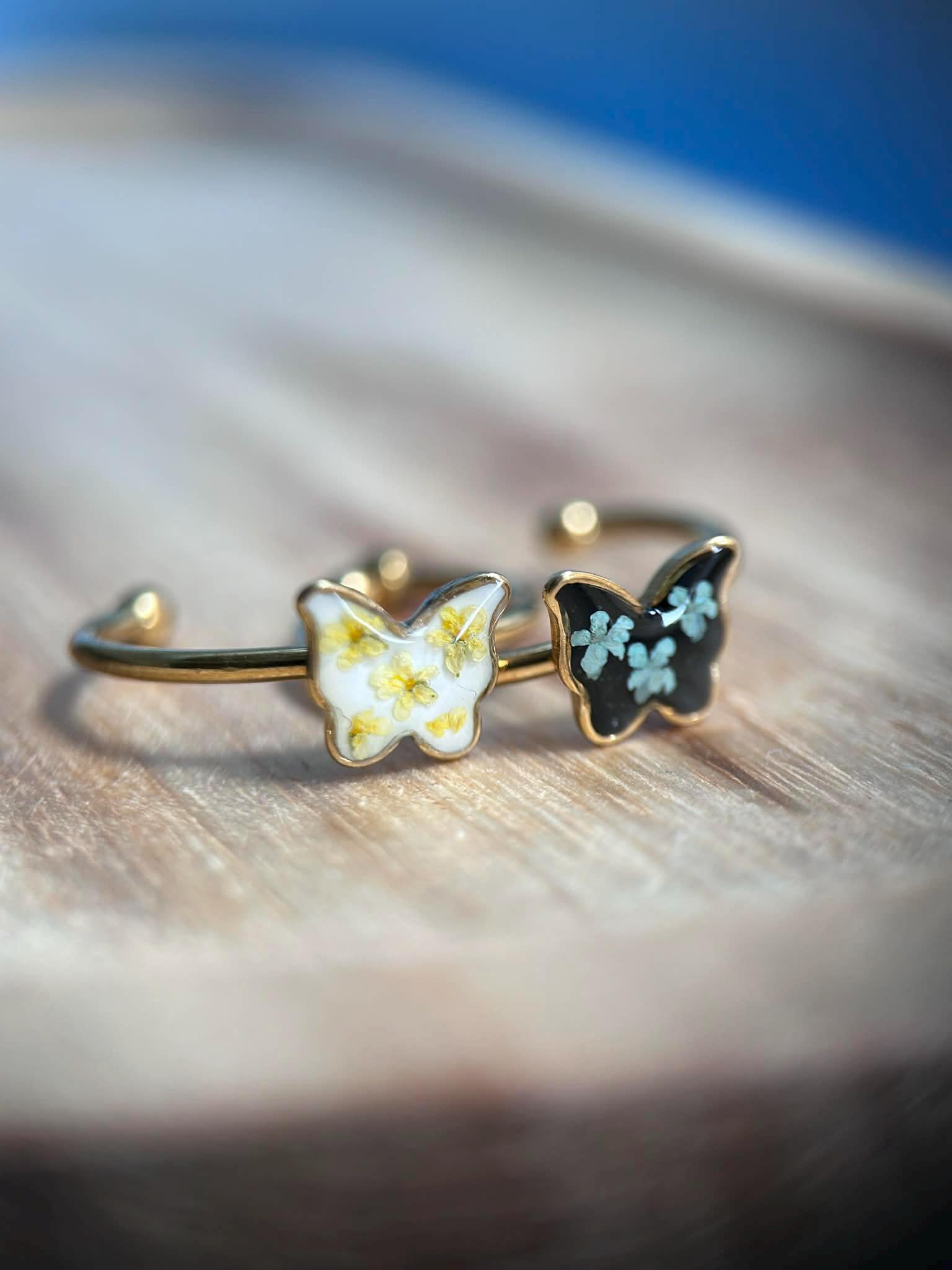 Bague doré ajustable - papillon - fleurs séchées