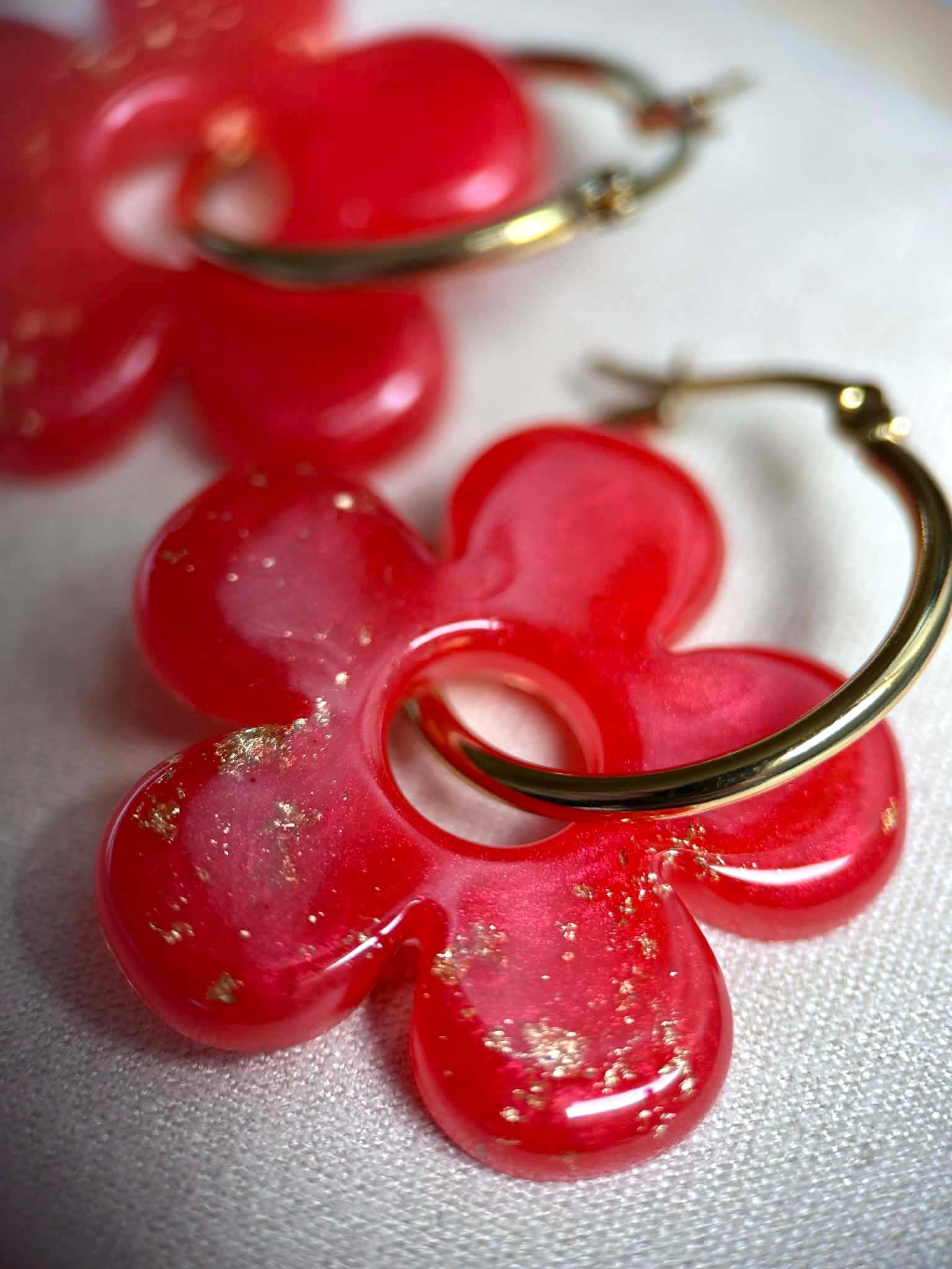 Boucles d'oreilles créoles et pampilles grandes fleurs