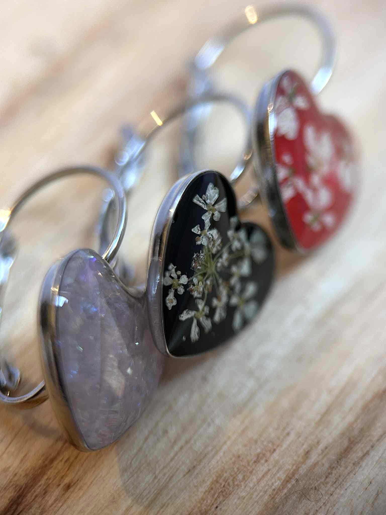 Boucles d'oreilles pendantes en forme de cœur - fleurs séchées