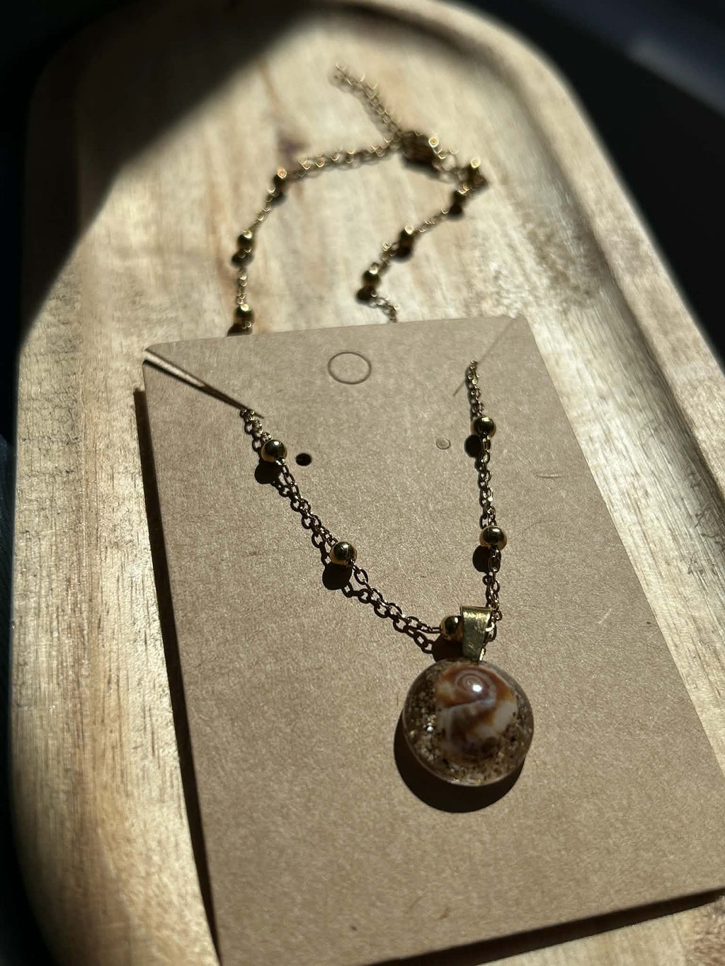 Collier doré en acier inoxydable - coquillages véritables - bijoux d'été