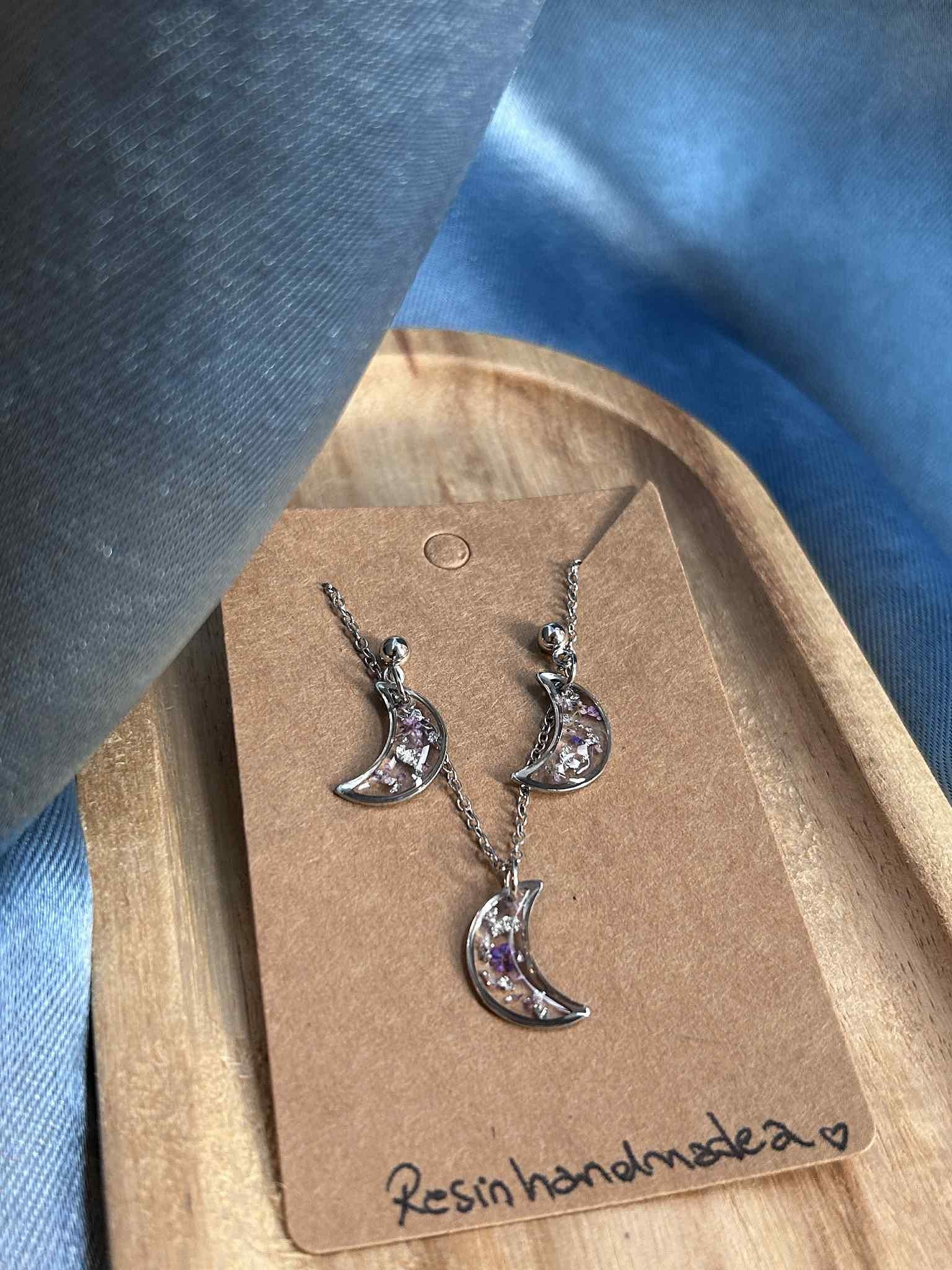 Parure de bijoux - lune - fleurs séchées