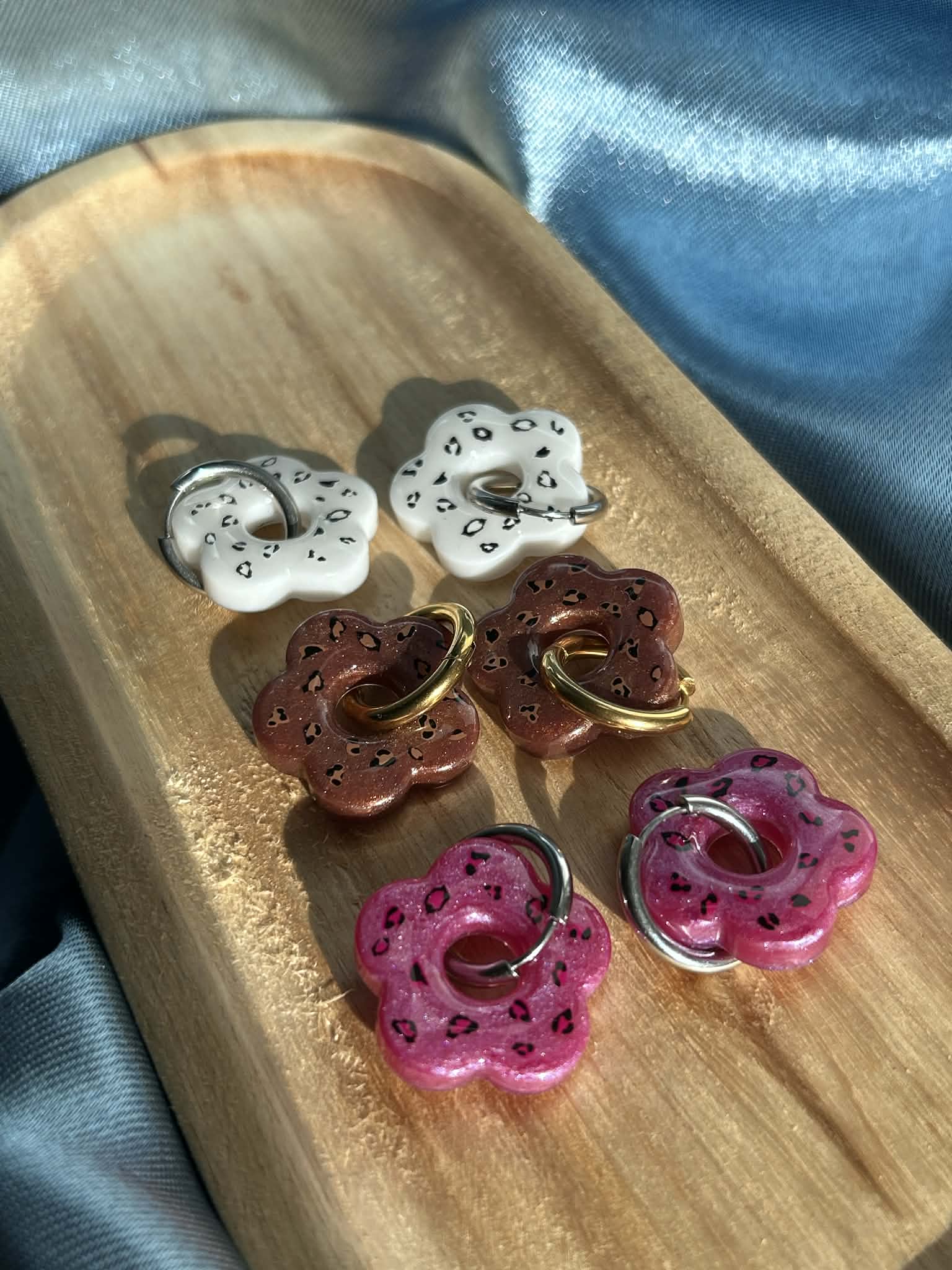 Créoles avec pampilles fleurs modélè leopard - bijoux femme