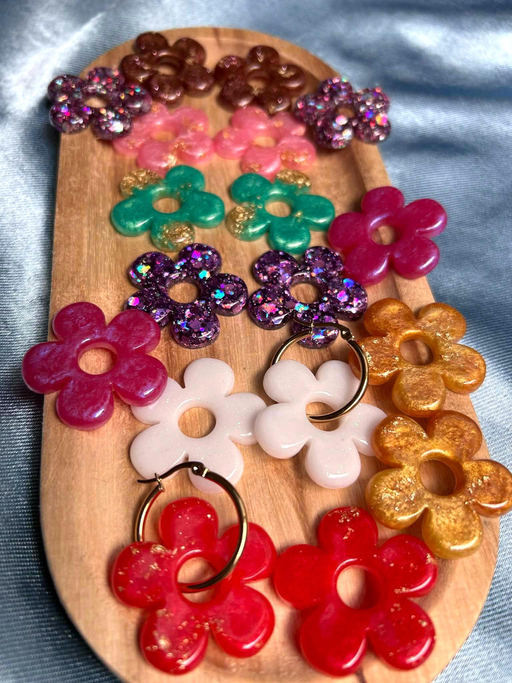 Boucles d'oreilles créoles et pampilles grandes fleurs