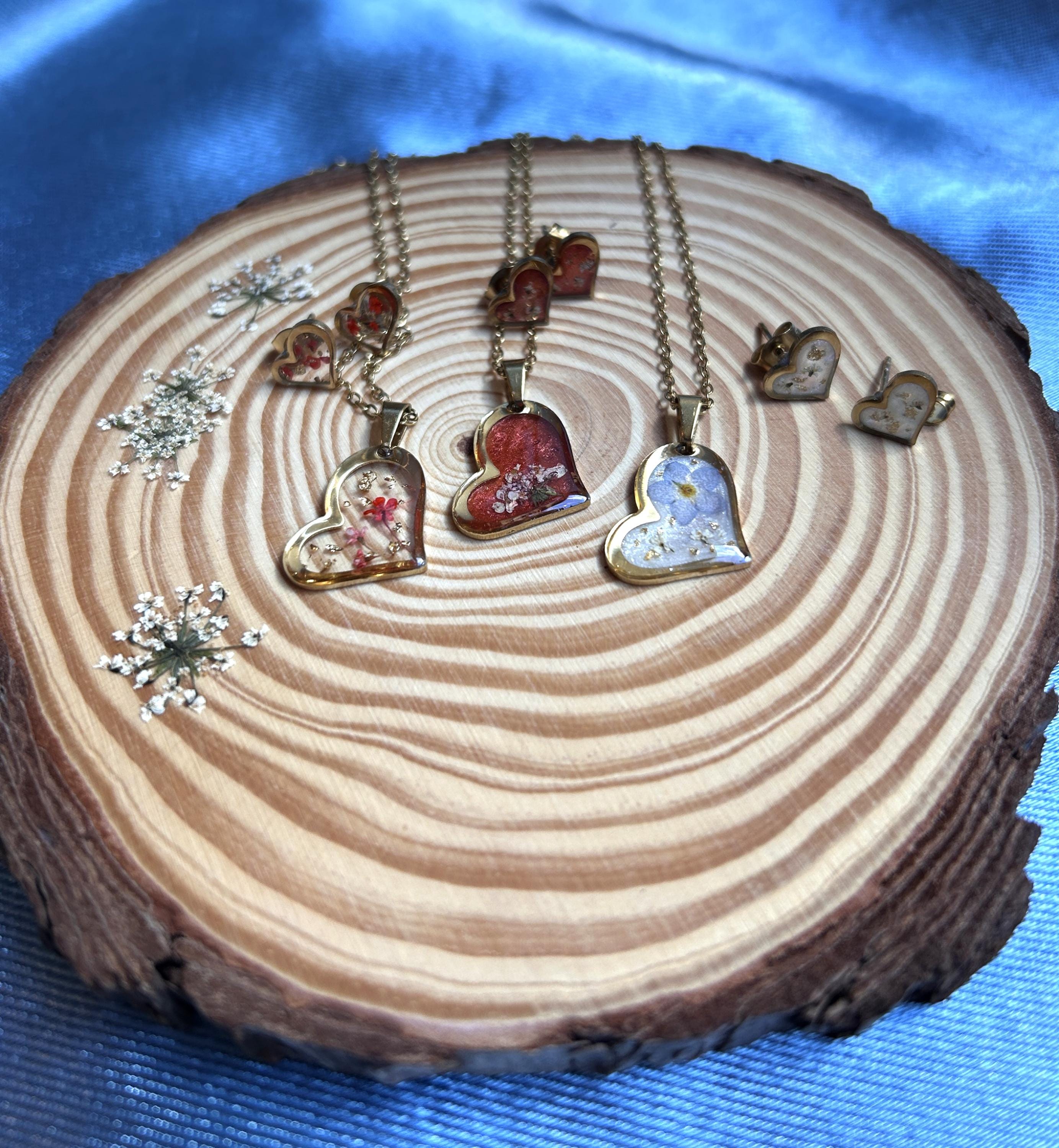 Parure de bijoux en forme de cœur, clous d'oreille et collier - myosotis