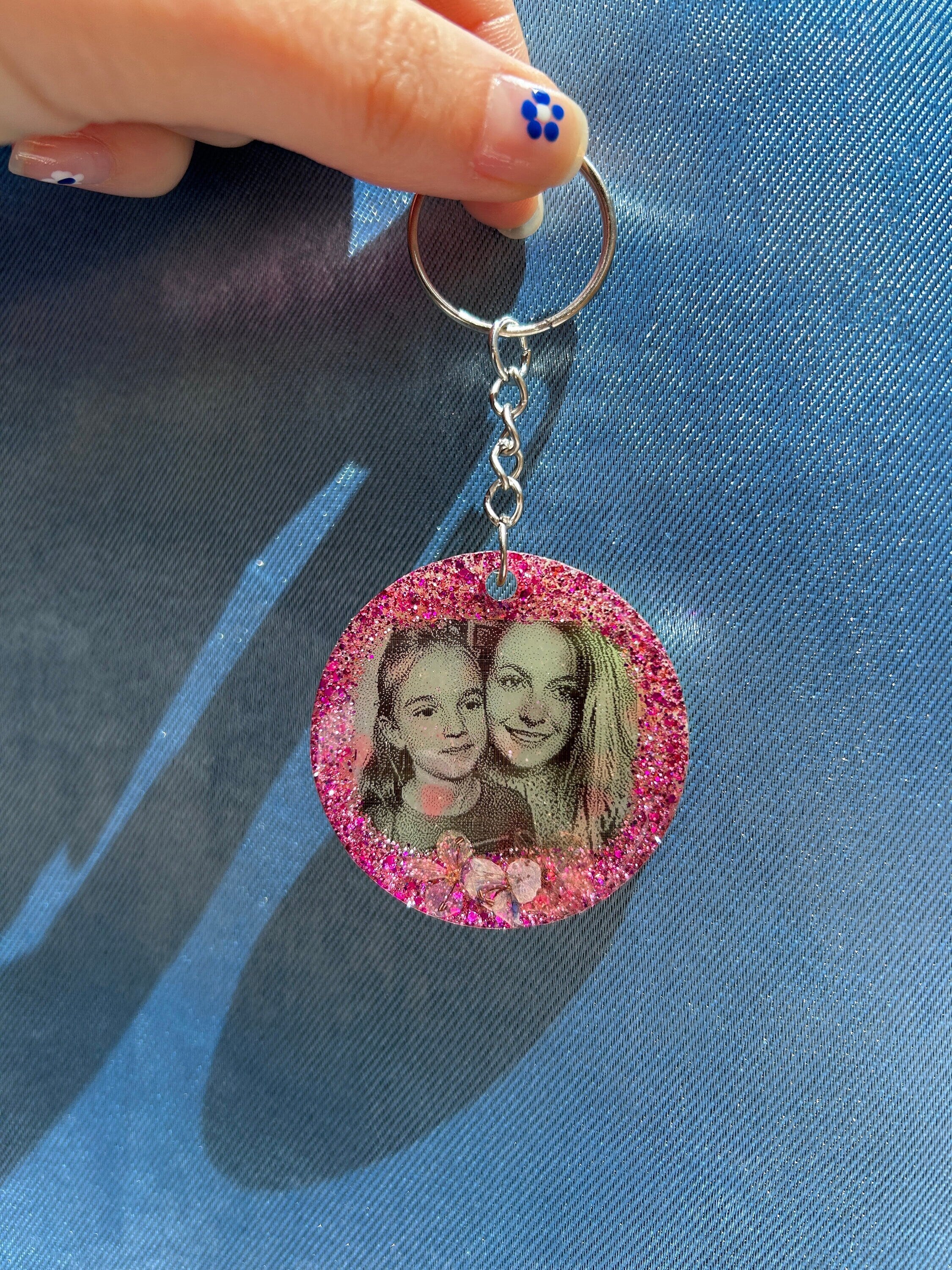 Portachiavi personalizzato in resina con la tua foto e la tua iniziale - regalo ideale