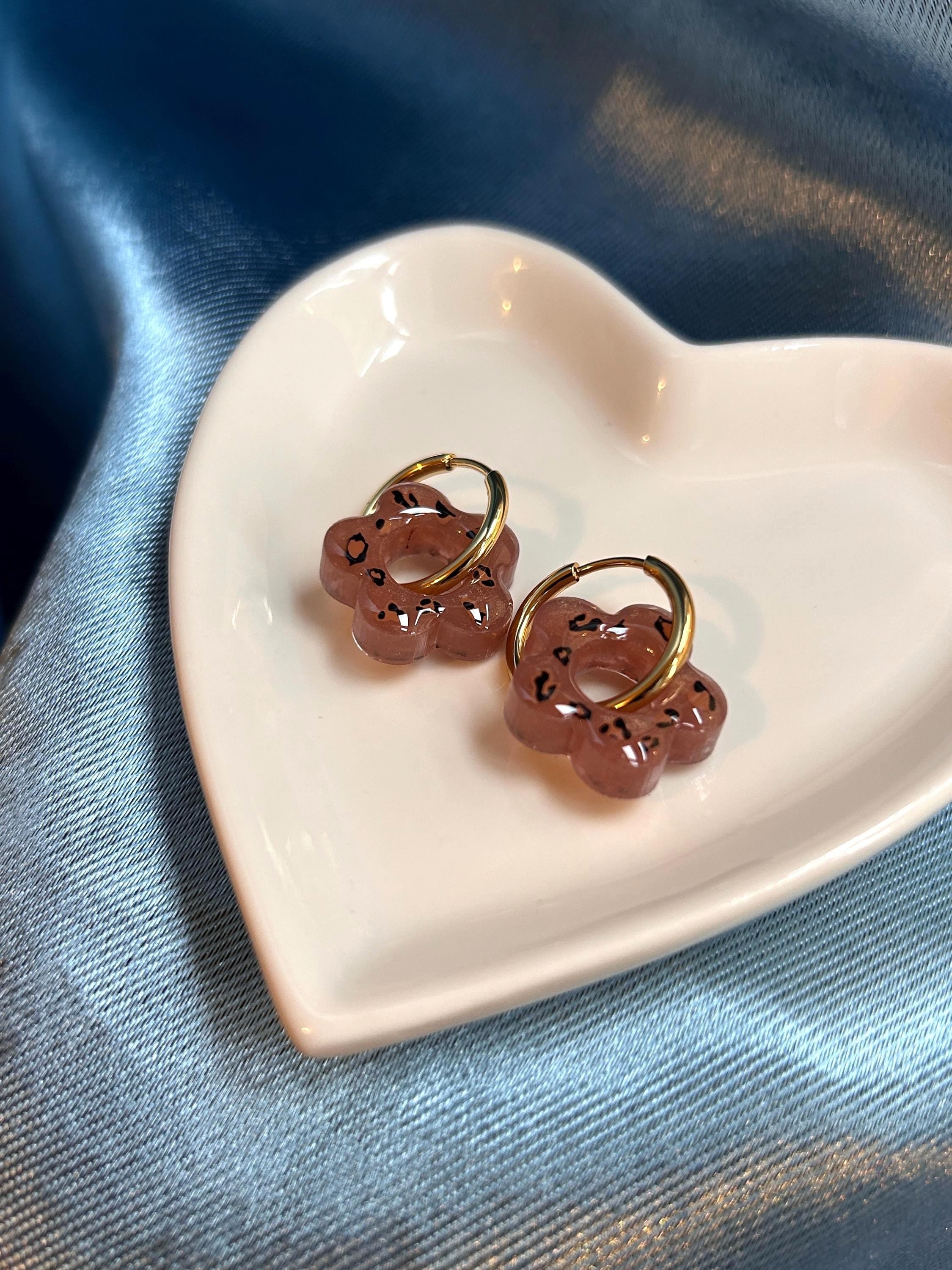 Boucles d’oreilles avec créoles et pampilles léopard - bijoux femme