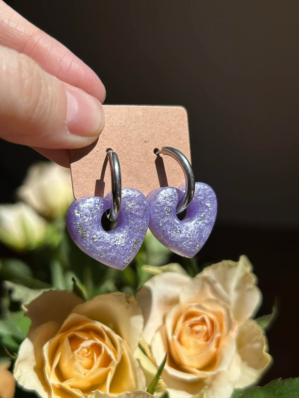 Créoles et pampilles en résine - boucles d'oreilles