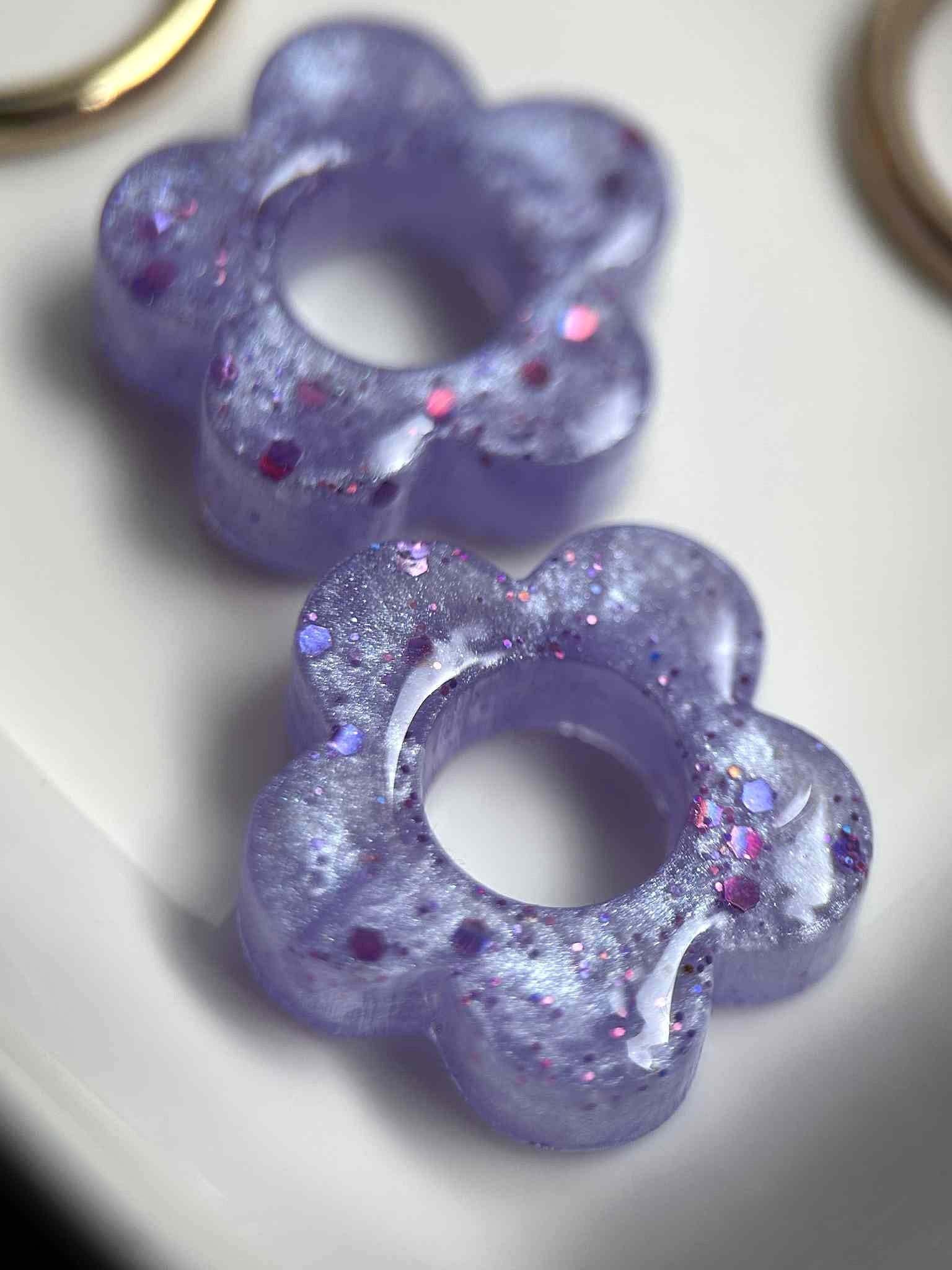 Boucles d'oreilles créoles doré en acier inoxydable avec pampilles fleurs