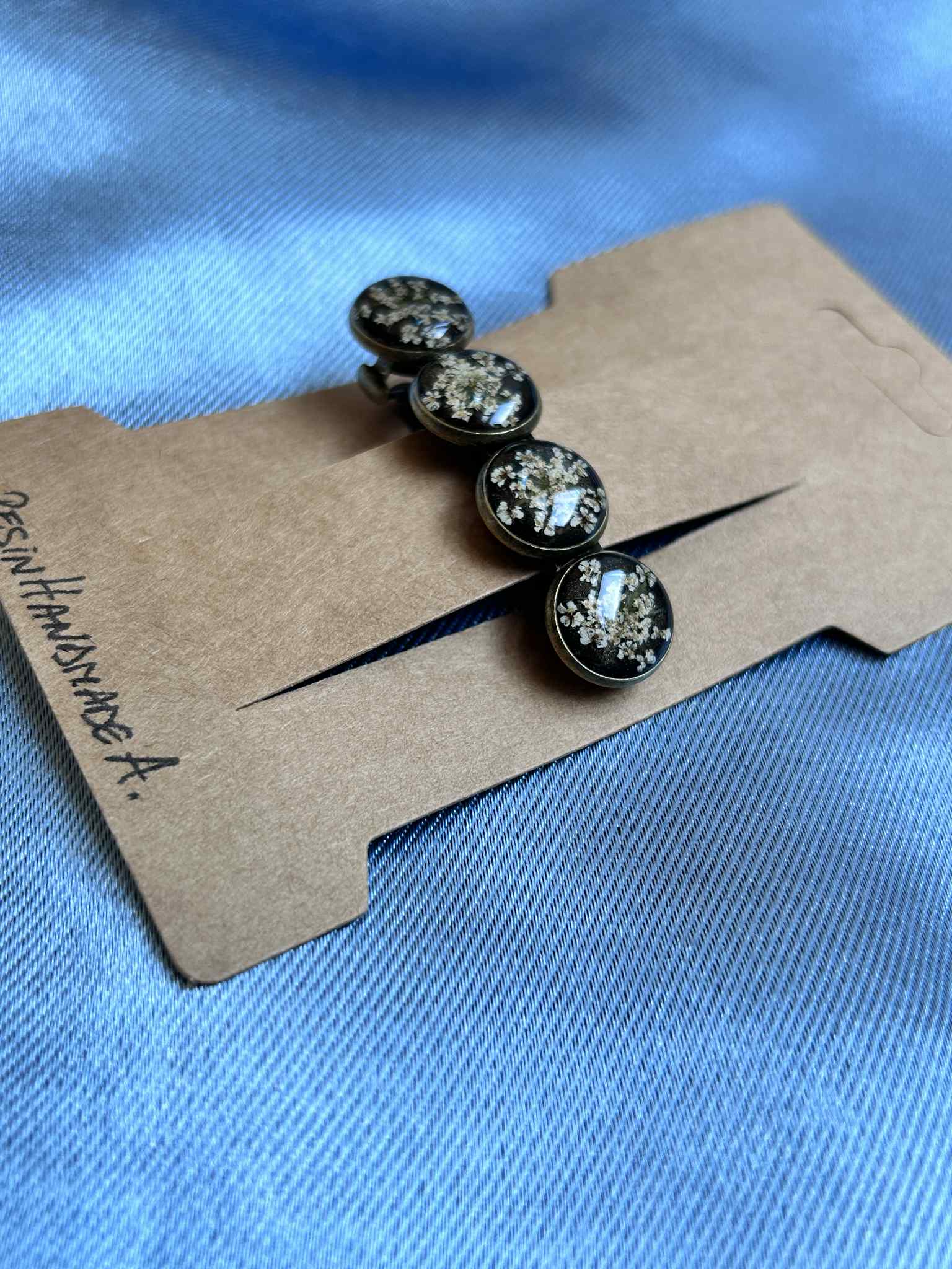Pinces à cheveux style vintage en résine et fleurs séchées