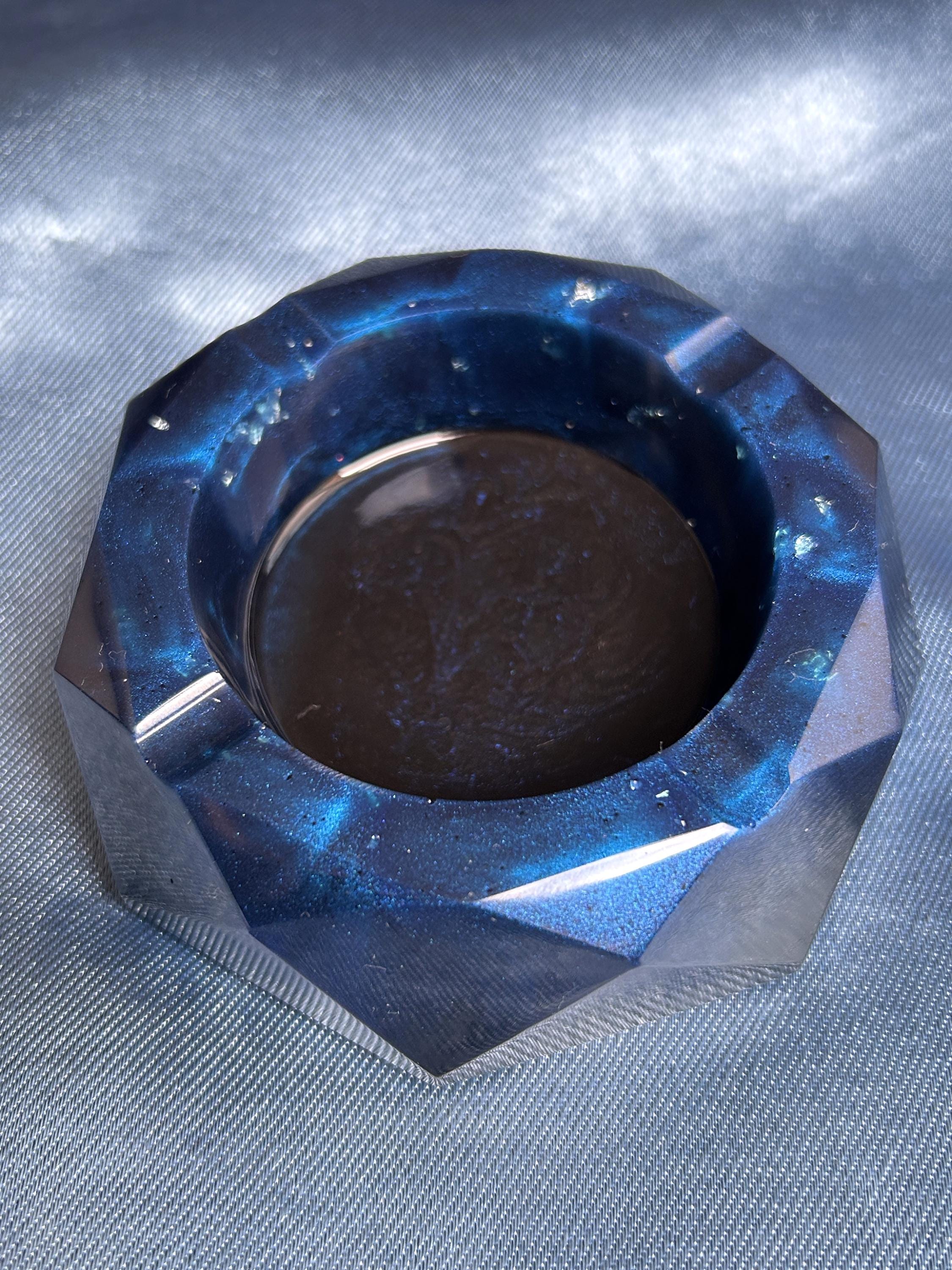 Cendrier en résine bleu - cendrier avec grains de café plus feuille doré