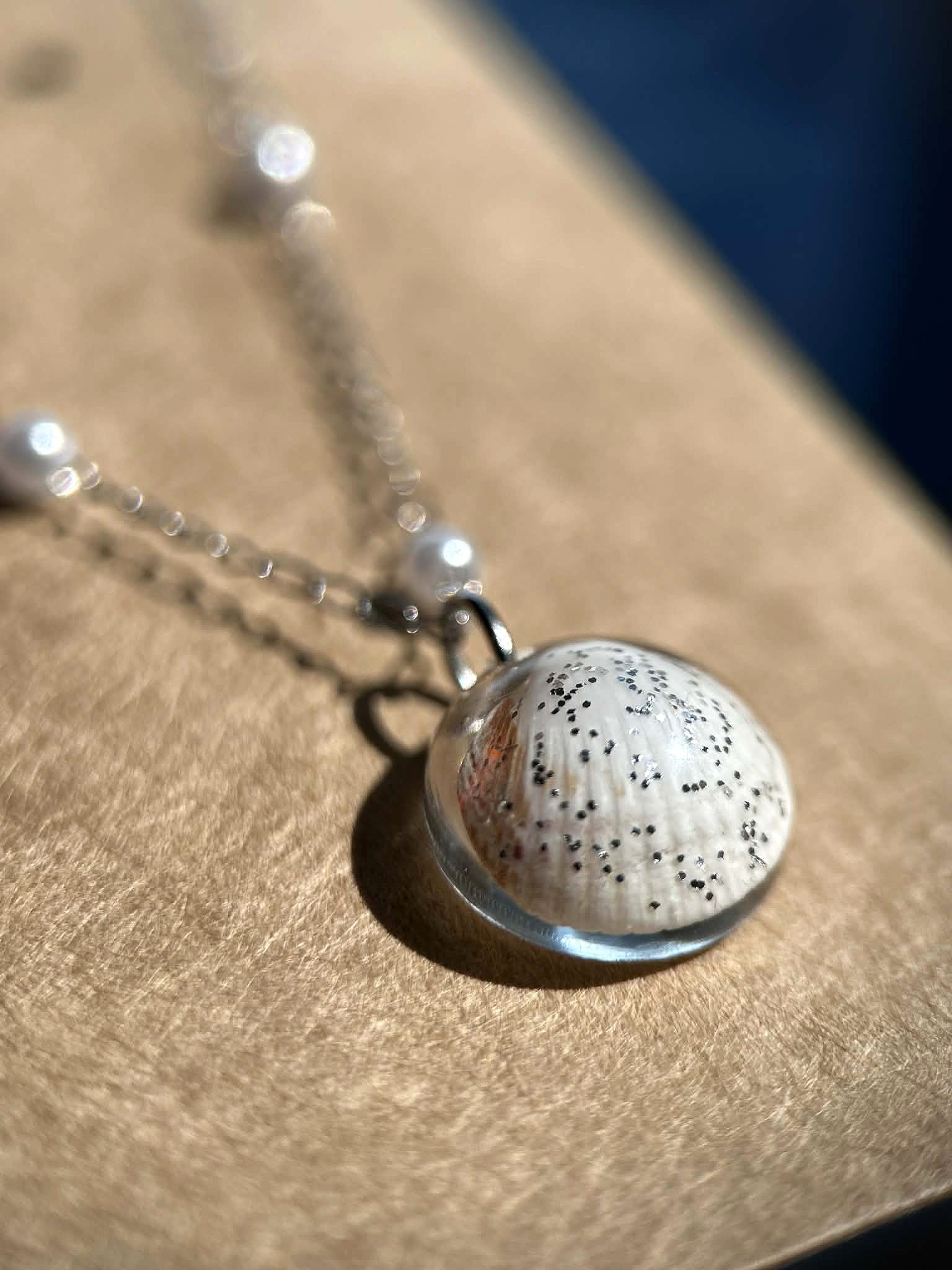 Collier argenté en acier inoxydable - coquillages véritables - bijoux d'été