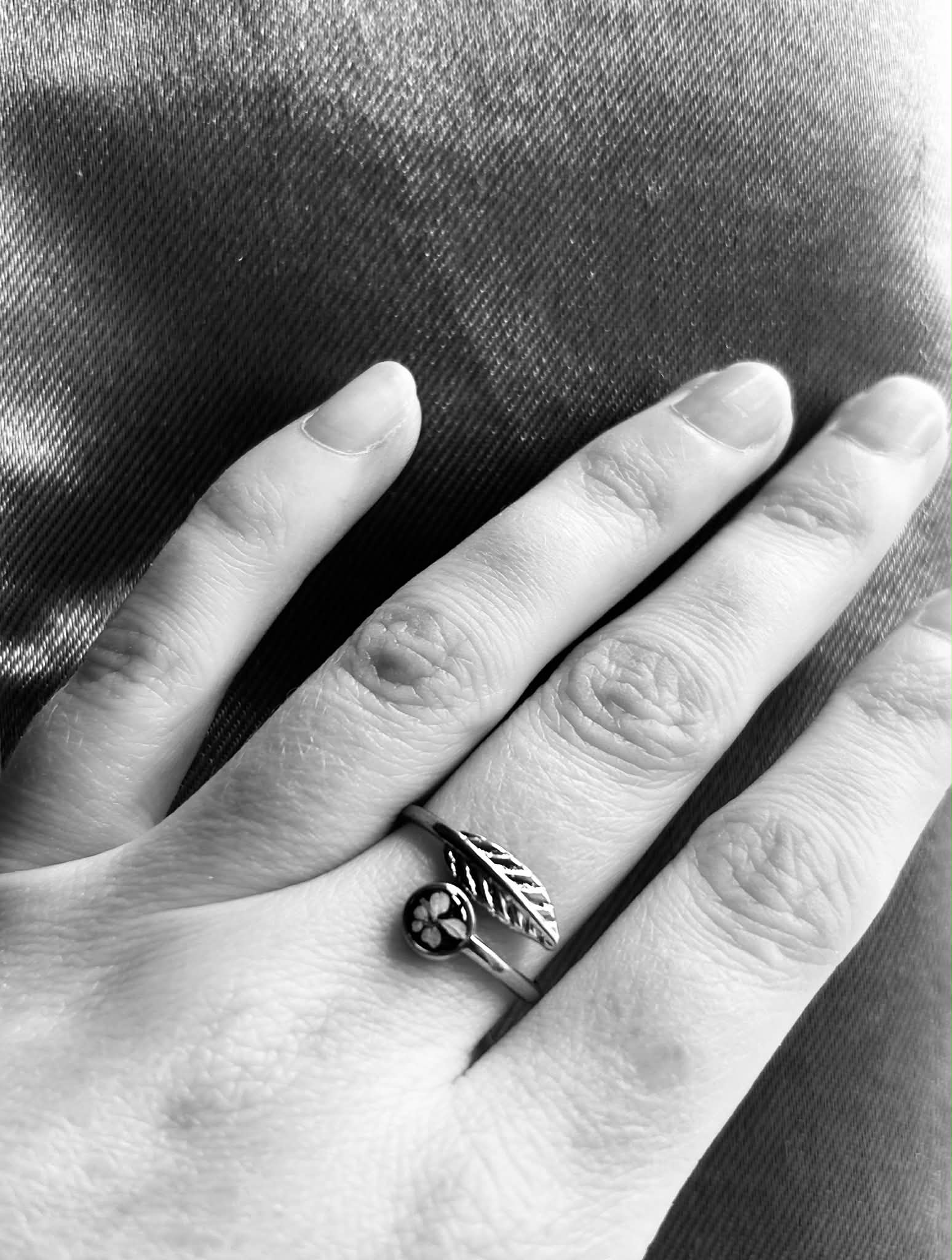 Bague doré ajustable avec petite fleur séchée - feuille doré