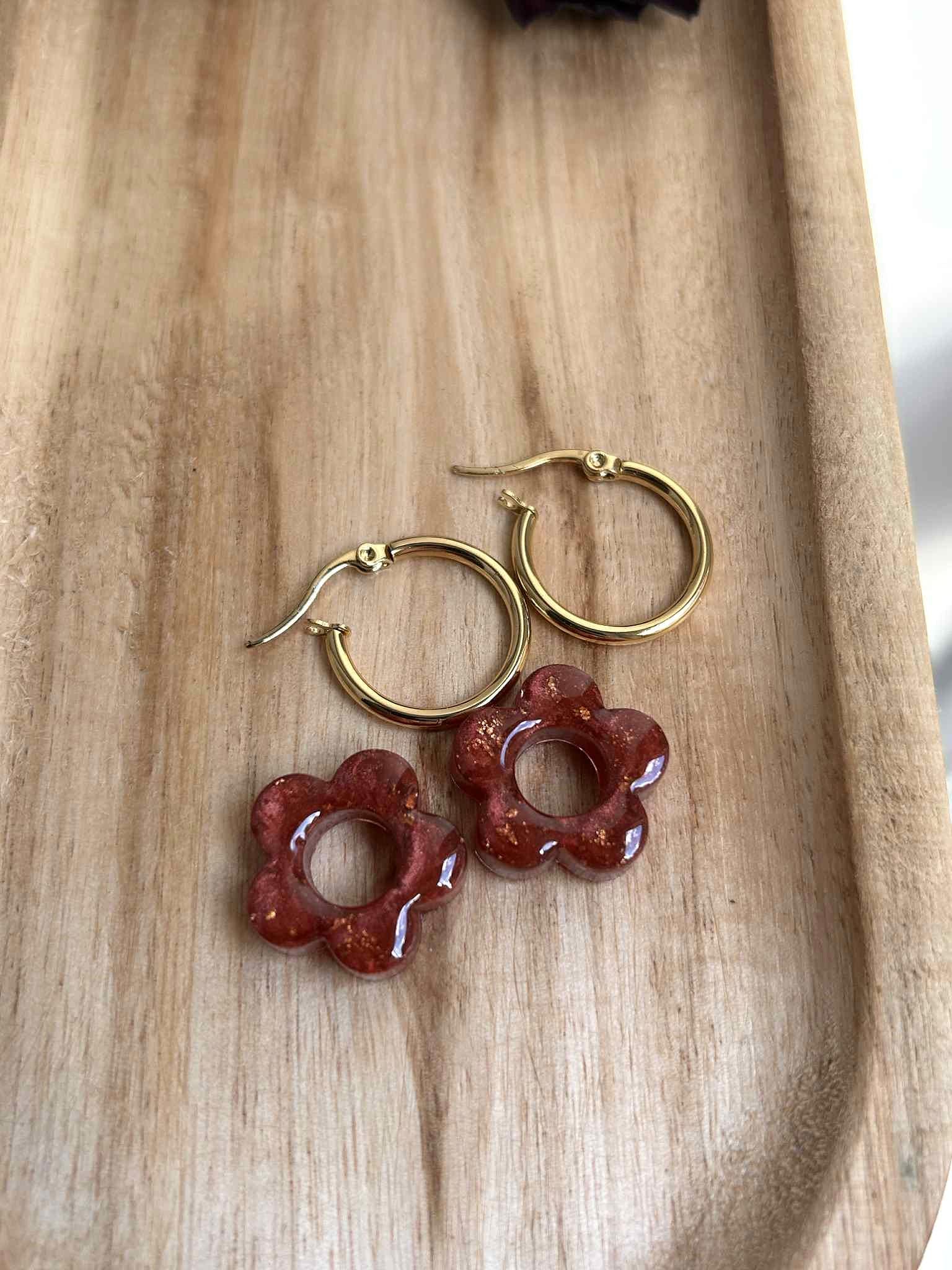 Boucles d'oreilles créoles doré en acier inoxydable avec pampilles fleurs