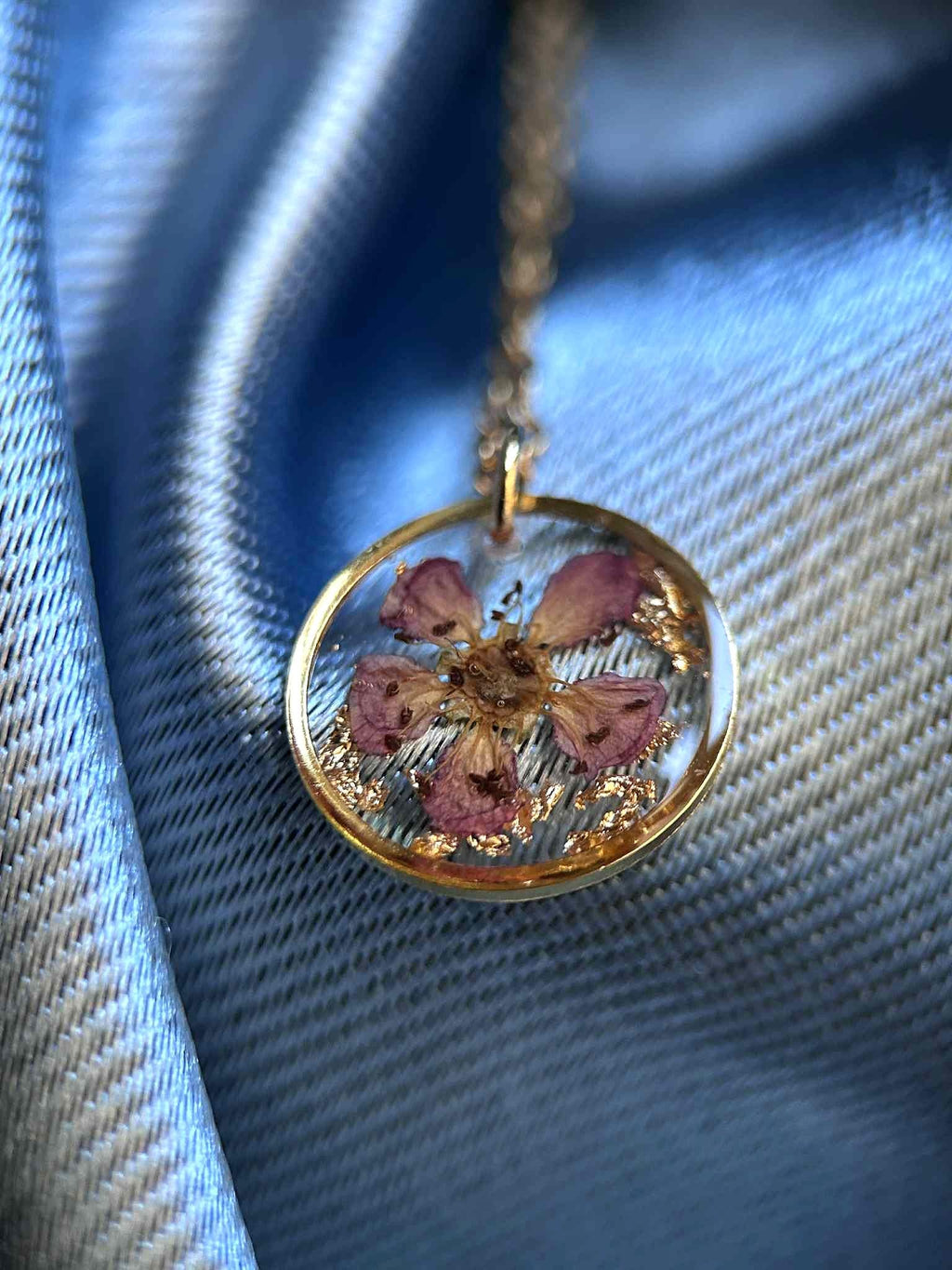Parure de bijoux doré - fleurs naturelles séchées