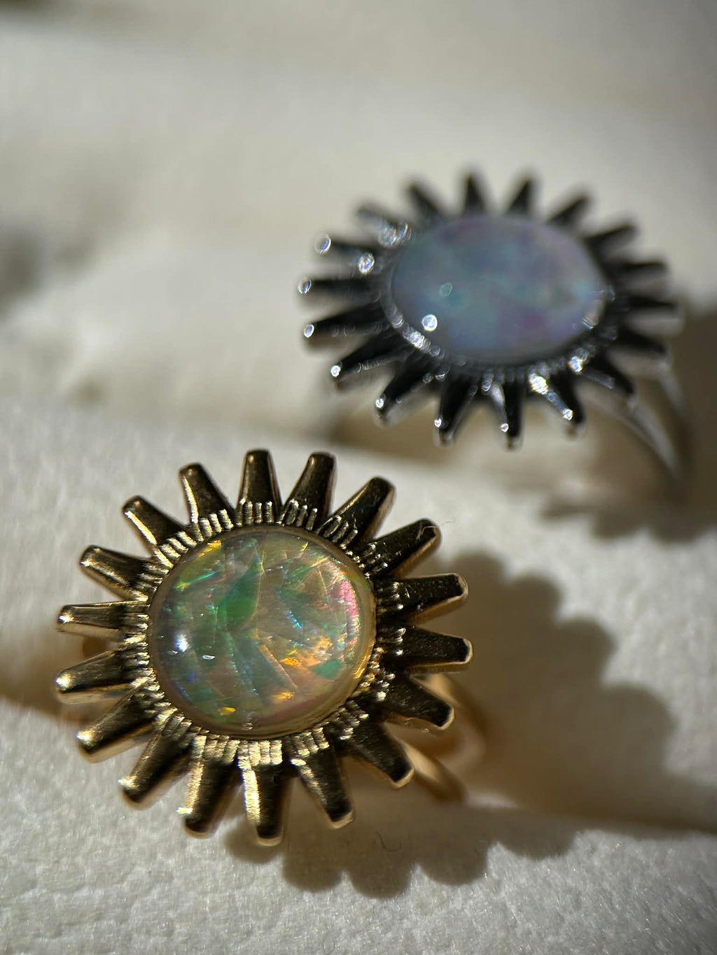 Bague ajustable en forme de soleil - effet holographique