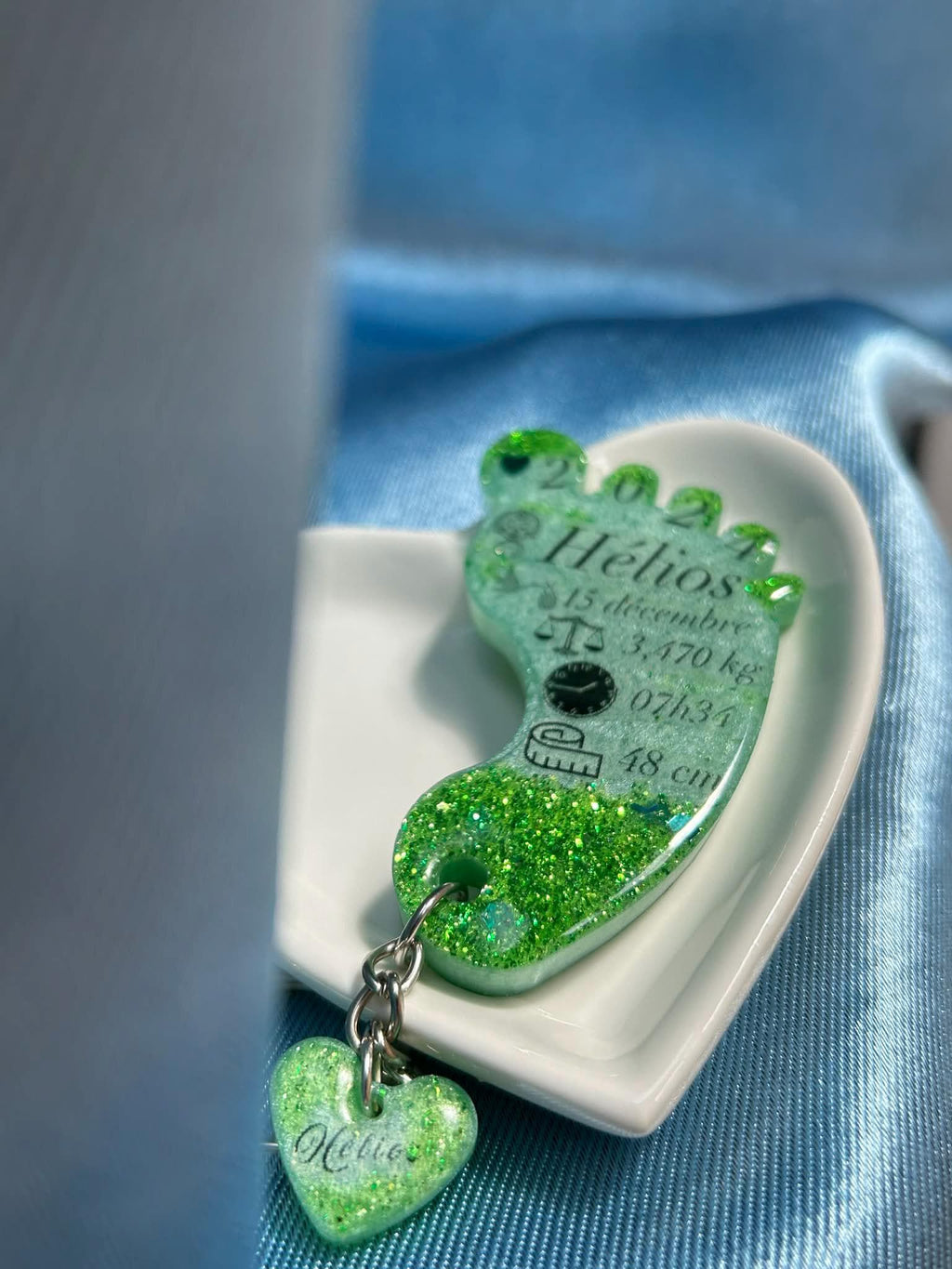 Porte-clés en résine semelle de bébé - souvenir naissance - cadeau naissance - détail baptême
