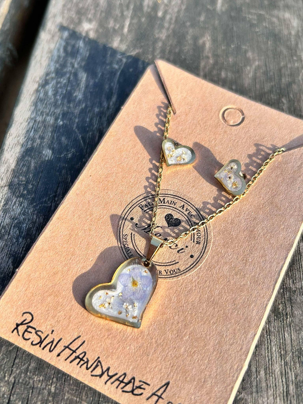 Parure de bijoux en forme de cœur, clous d'oreille et collier - myosotis