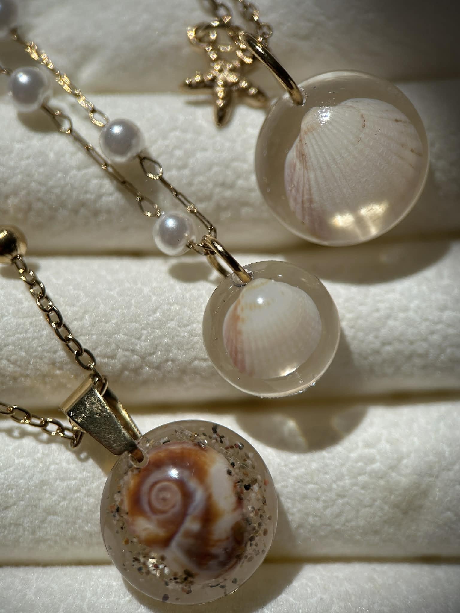 Collier doré en acier inoxydable - coquillages véritables - bijoux d'été