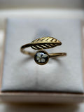 Bague doré ajustable avec petite fleur séchée - feuille doré