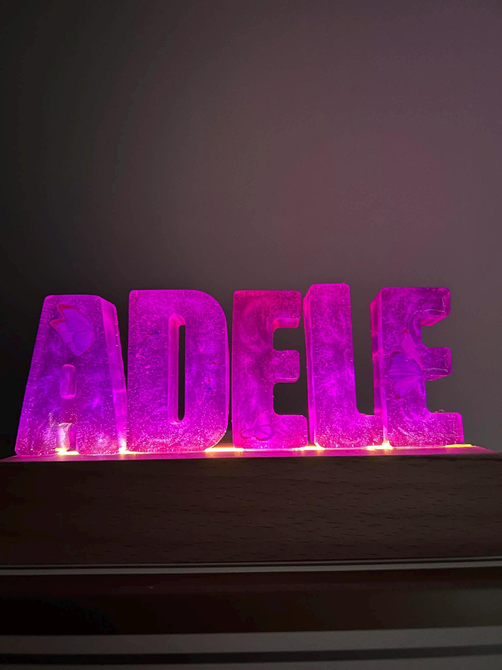 Lampe en résine personnalisée avec lettres 3D - idée cadeau