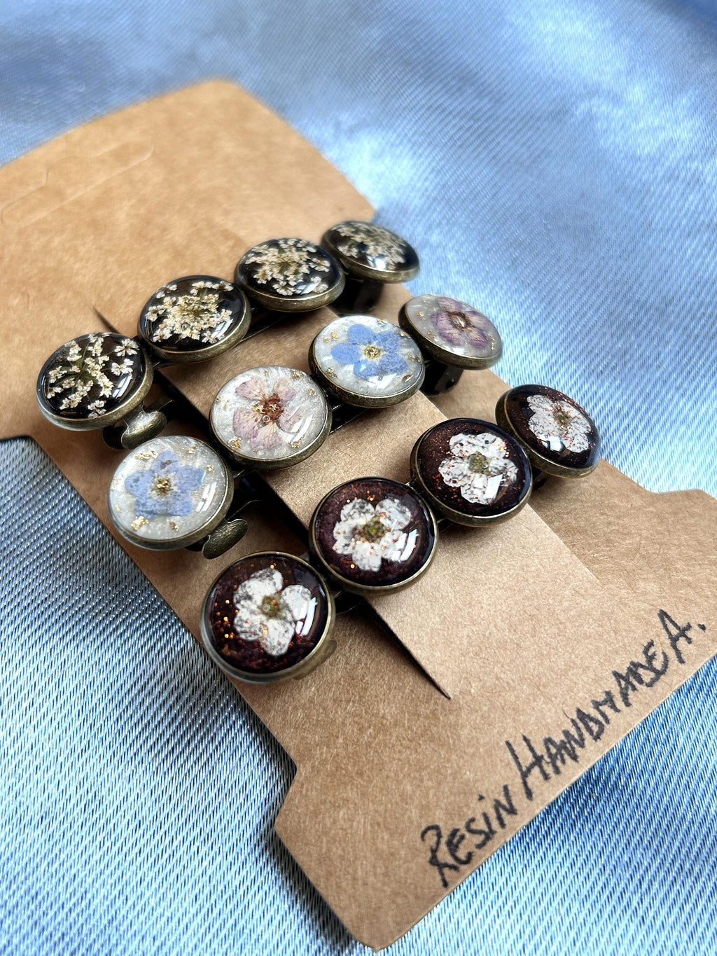 Pinces à cheveux style vintage en résine et fleurs séchées