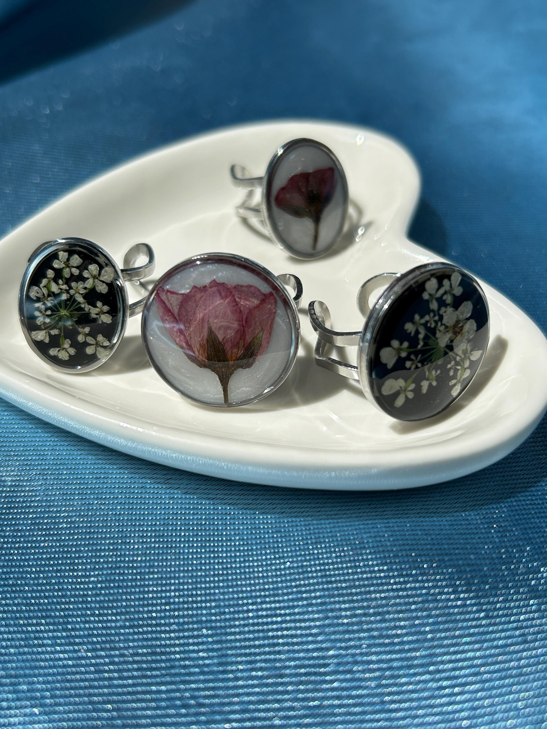 Bague ajustable argenté avec fleurs séchées