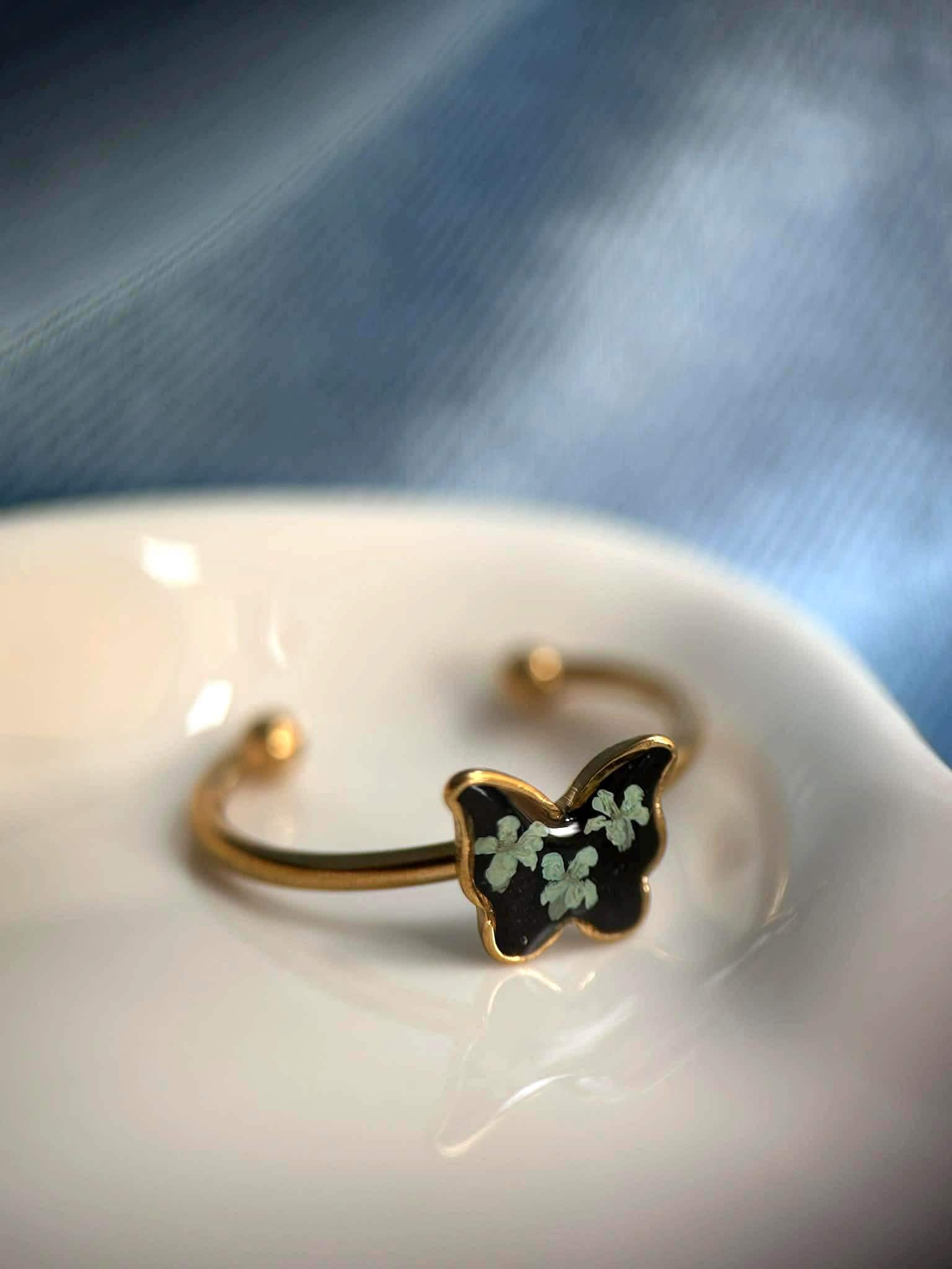 Bague doré ajustable - papillon - fleurs séchées