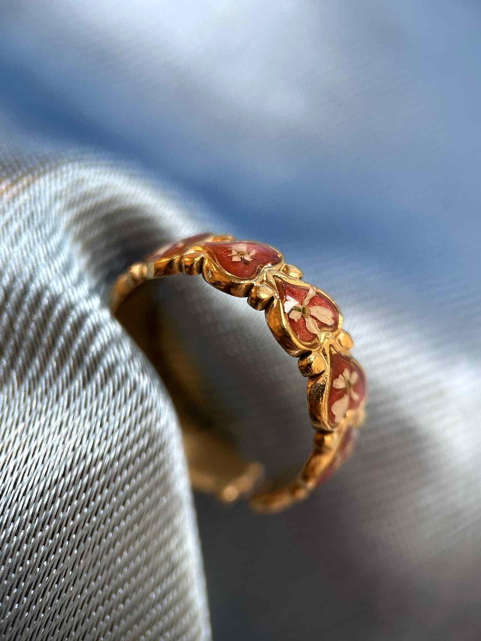 Bague doré ajustable - cœurs avec des fleurs séchées