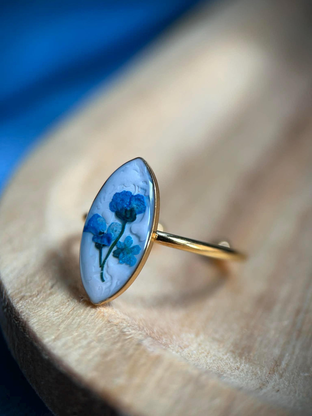 Bague ajustable doré avec fleurs séchées