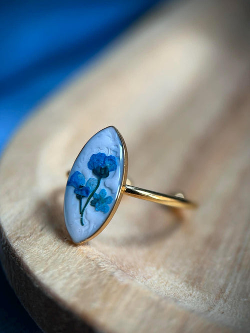 Bague ajustable doré avec fleurs séchées
