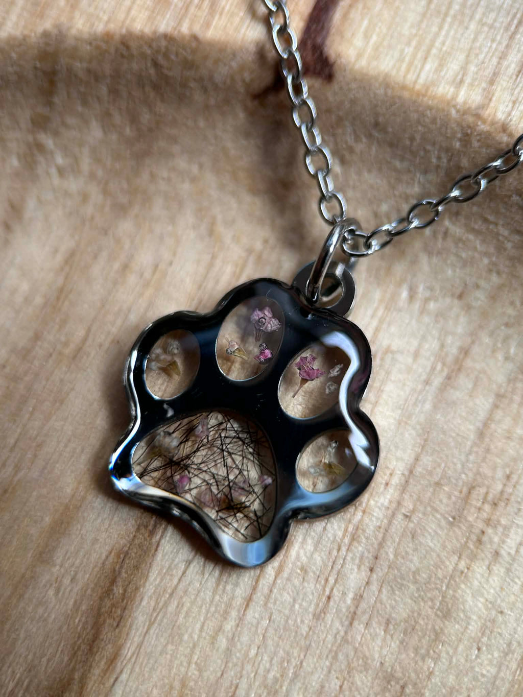 Collier avec pendentif patte de chein - personalisée avec polis