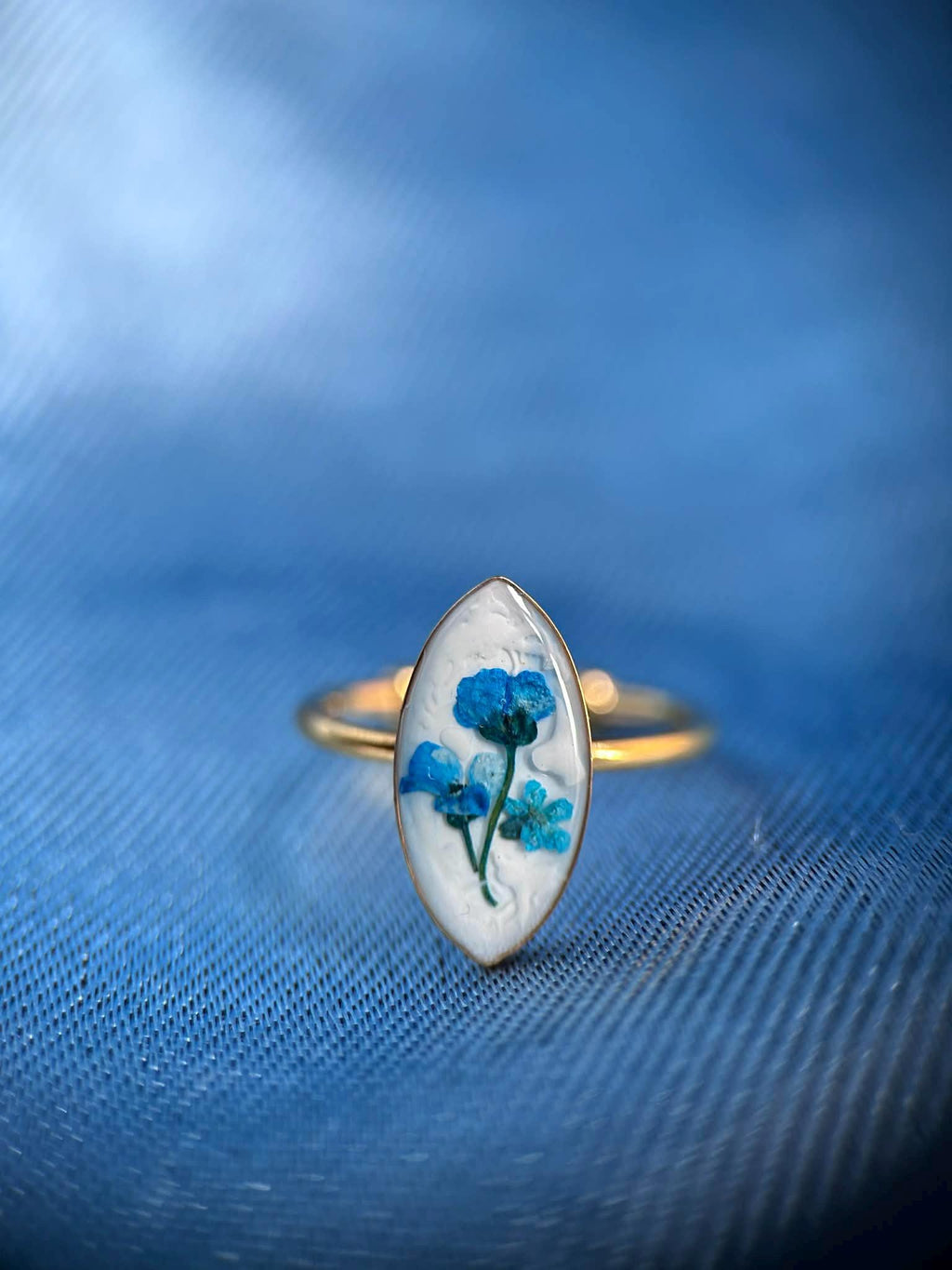 Bague ajustable doré avec fleurs séchées