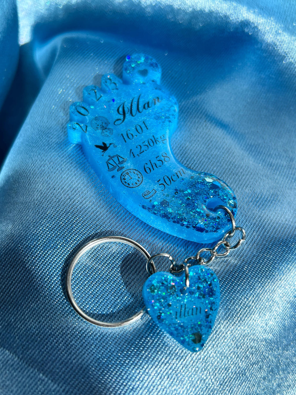 Porte-clés en résine semelle de bébé - souvenir naissance - cadeau naissance - détail baptême