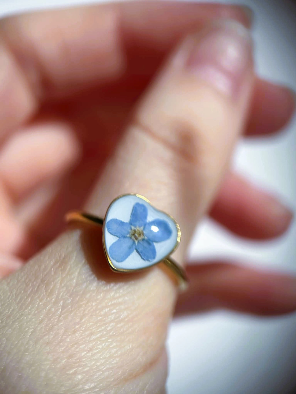 Bague ajustable doré avec fleurs séchées