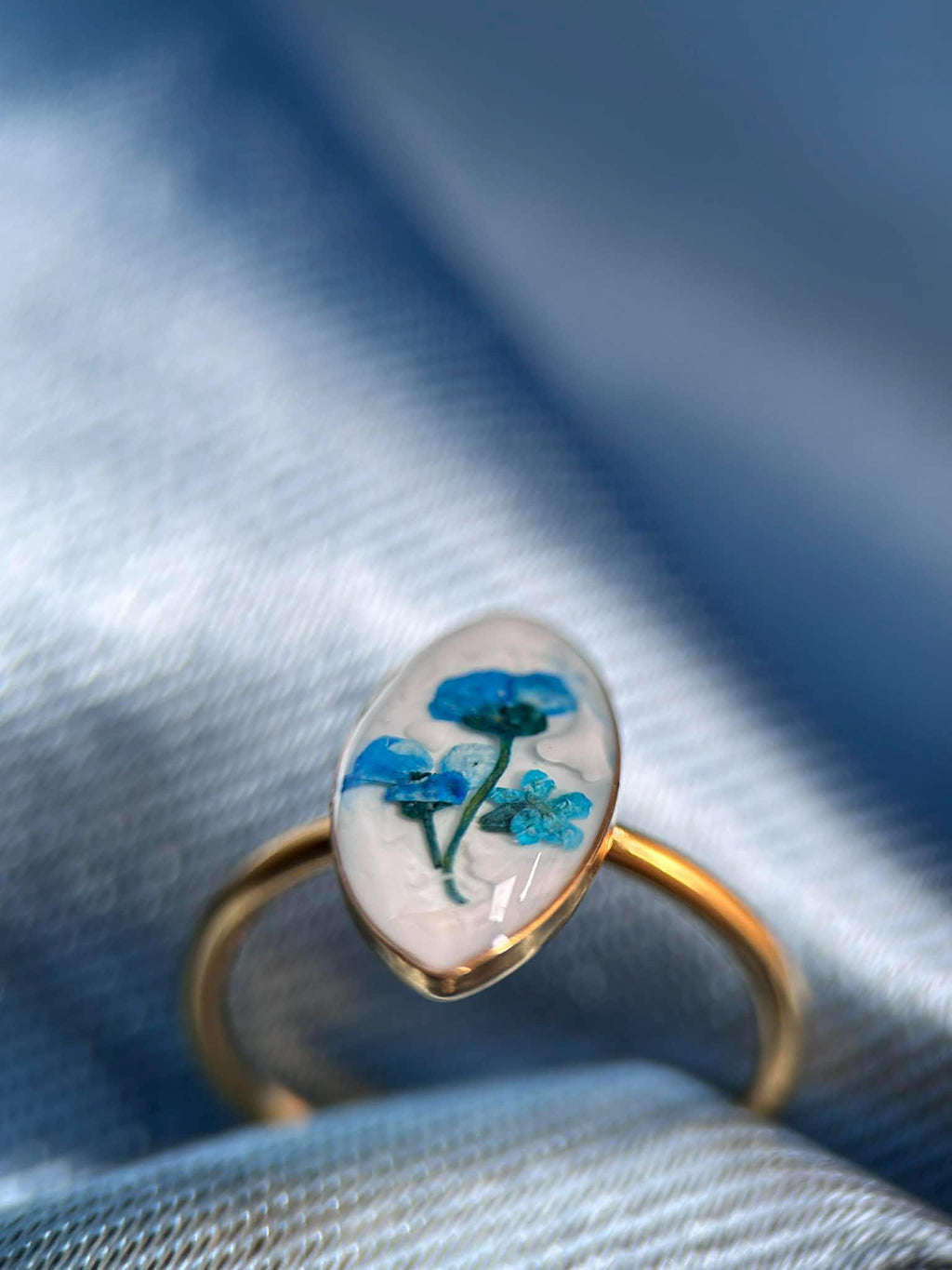 Bague ajustable doré avec fleurs séchées