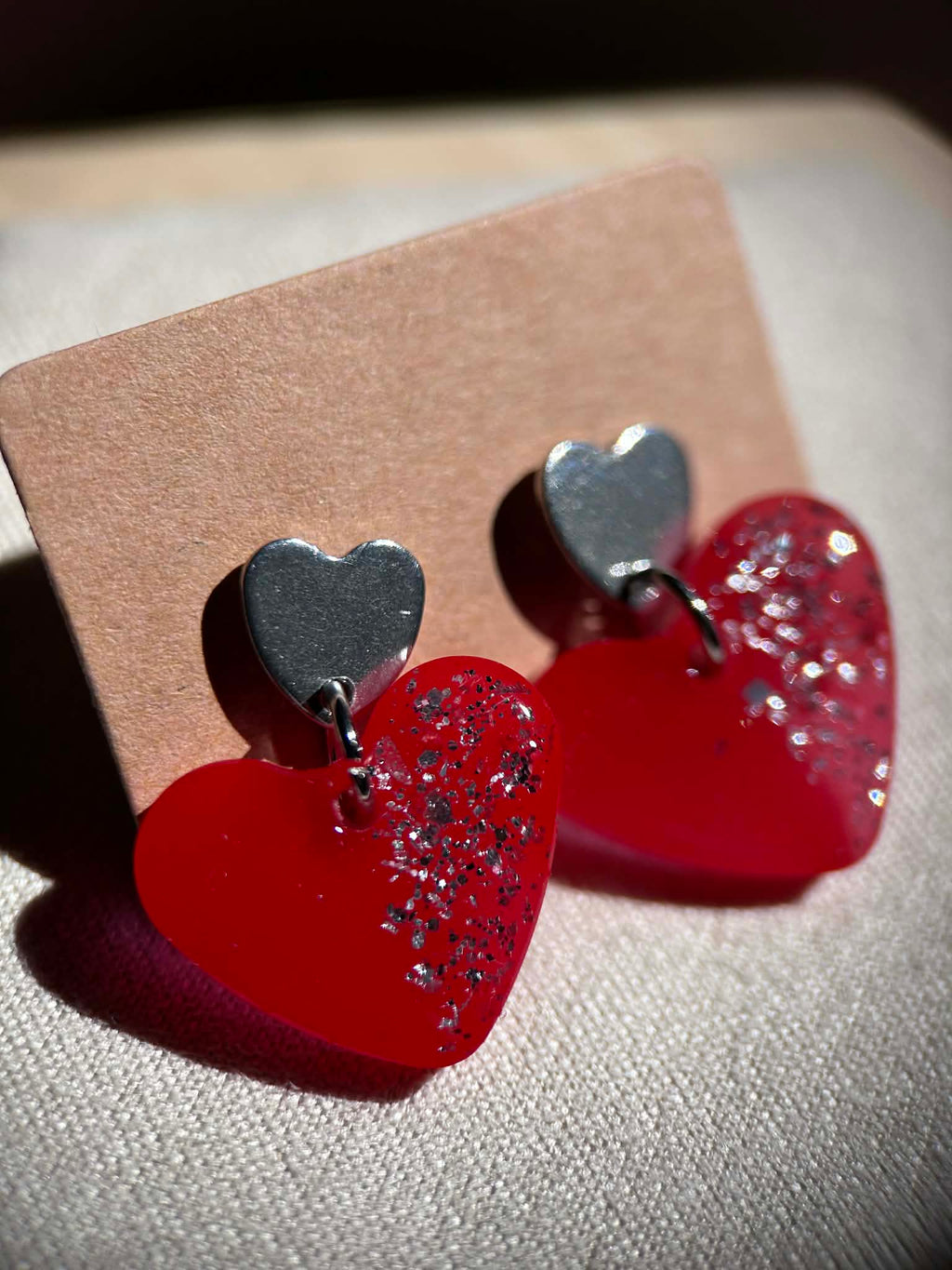 Boucles d'oreilles double cœur en résine - bijoux femme