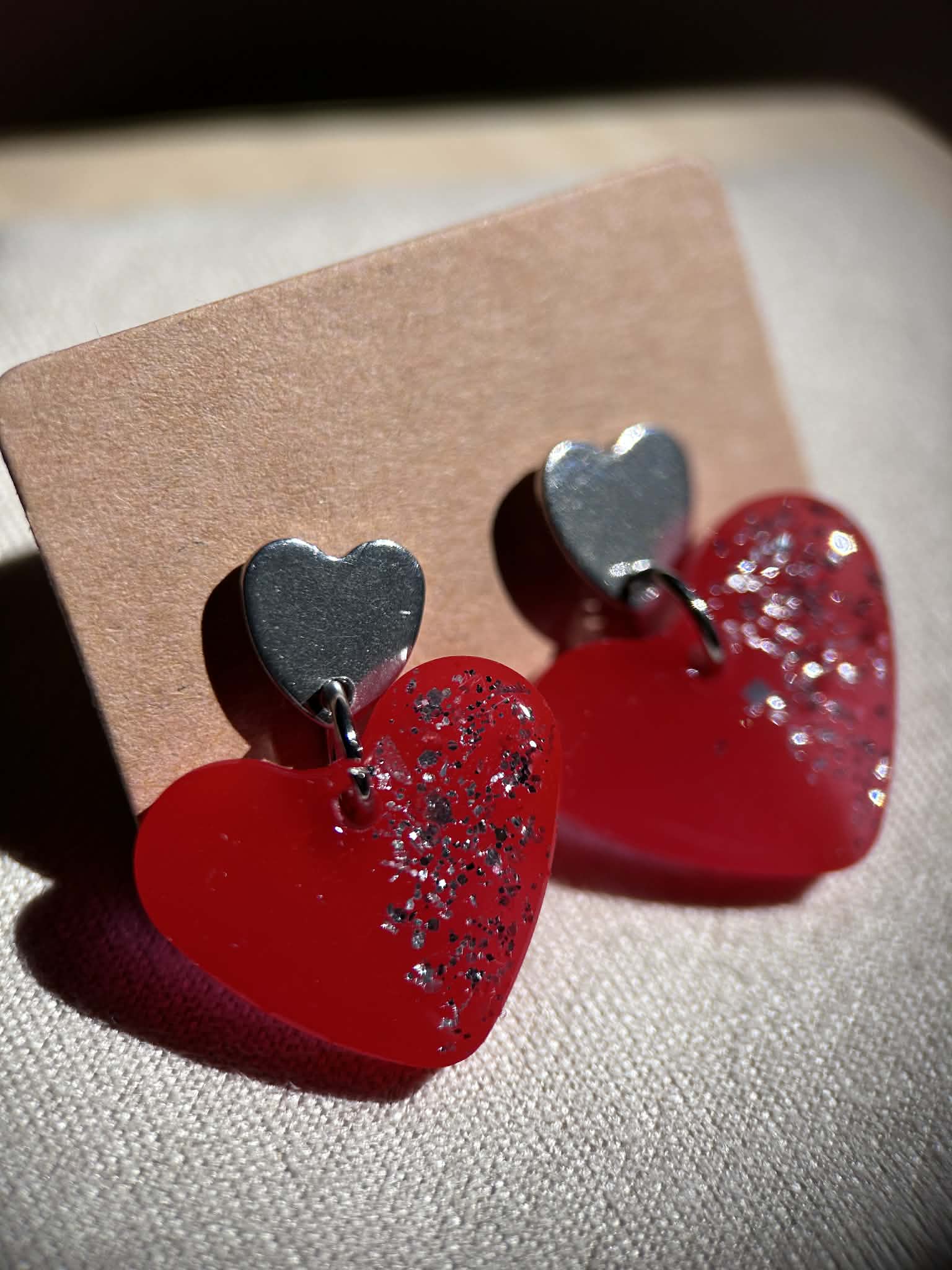 Boucles d'oreilles double cœur en résine - bijoux femme