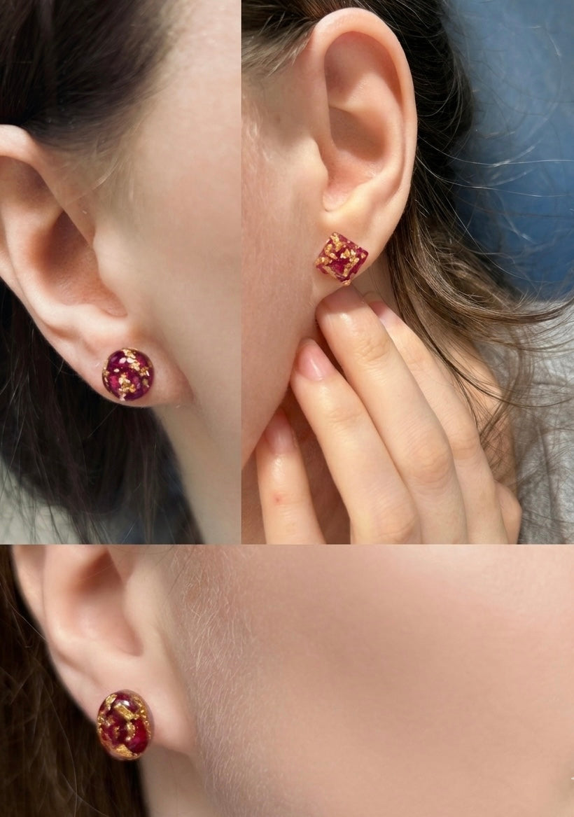 Clous d'oreilles avec petales de roses séchées - puces d'oreilles