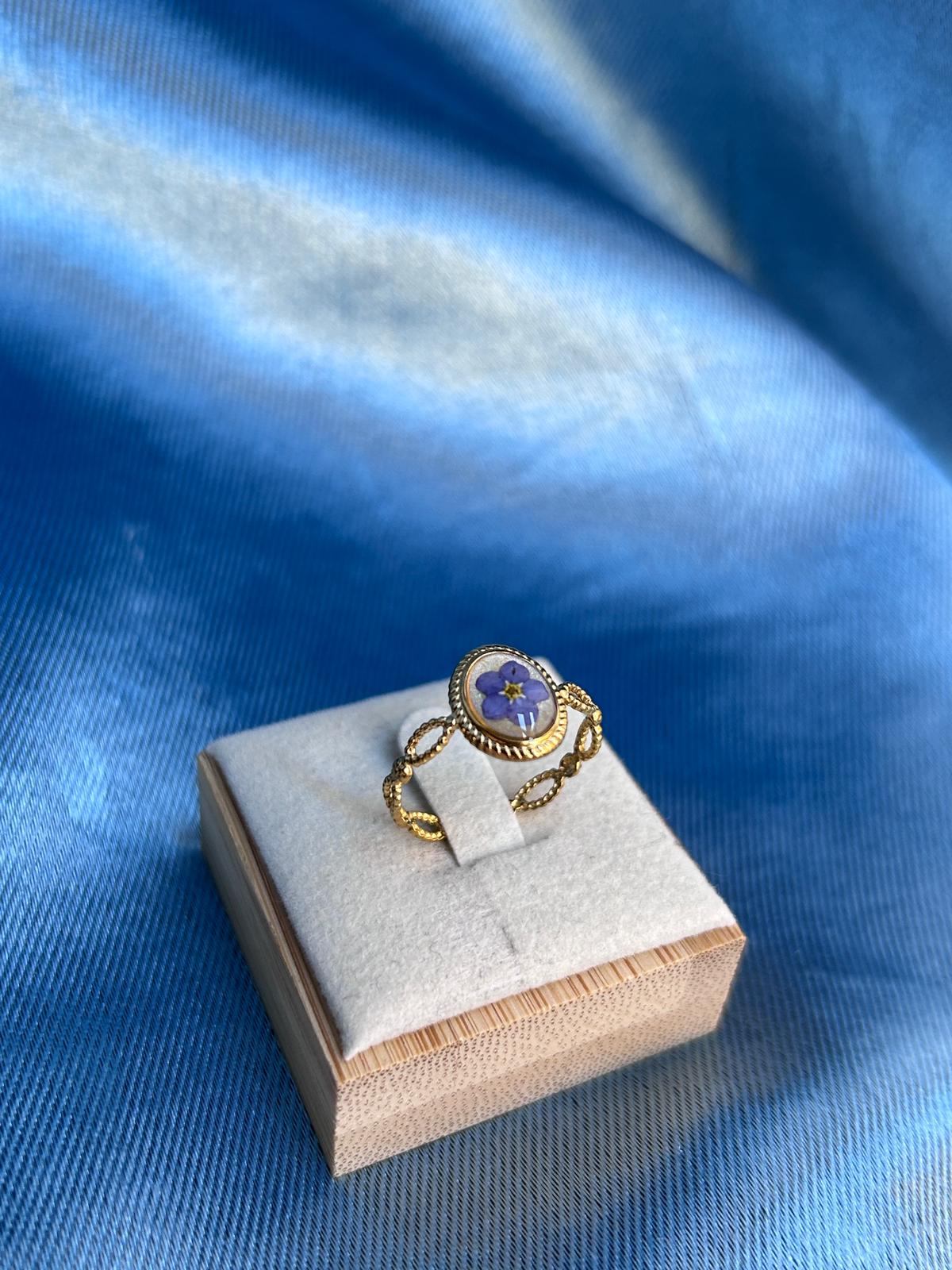 Bague doré ovale ajustable - fleur de myosotis