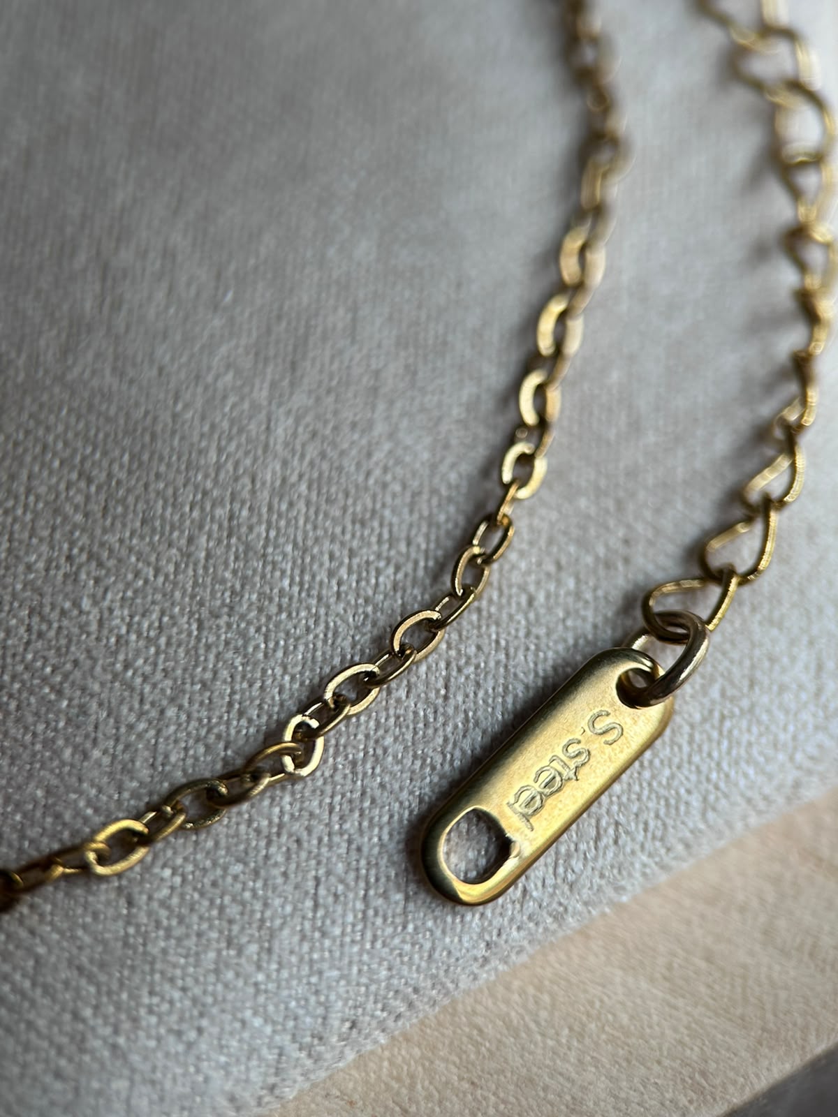 Bracelet doré personalisé - résine, fleurs schées - bracelet souvenir