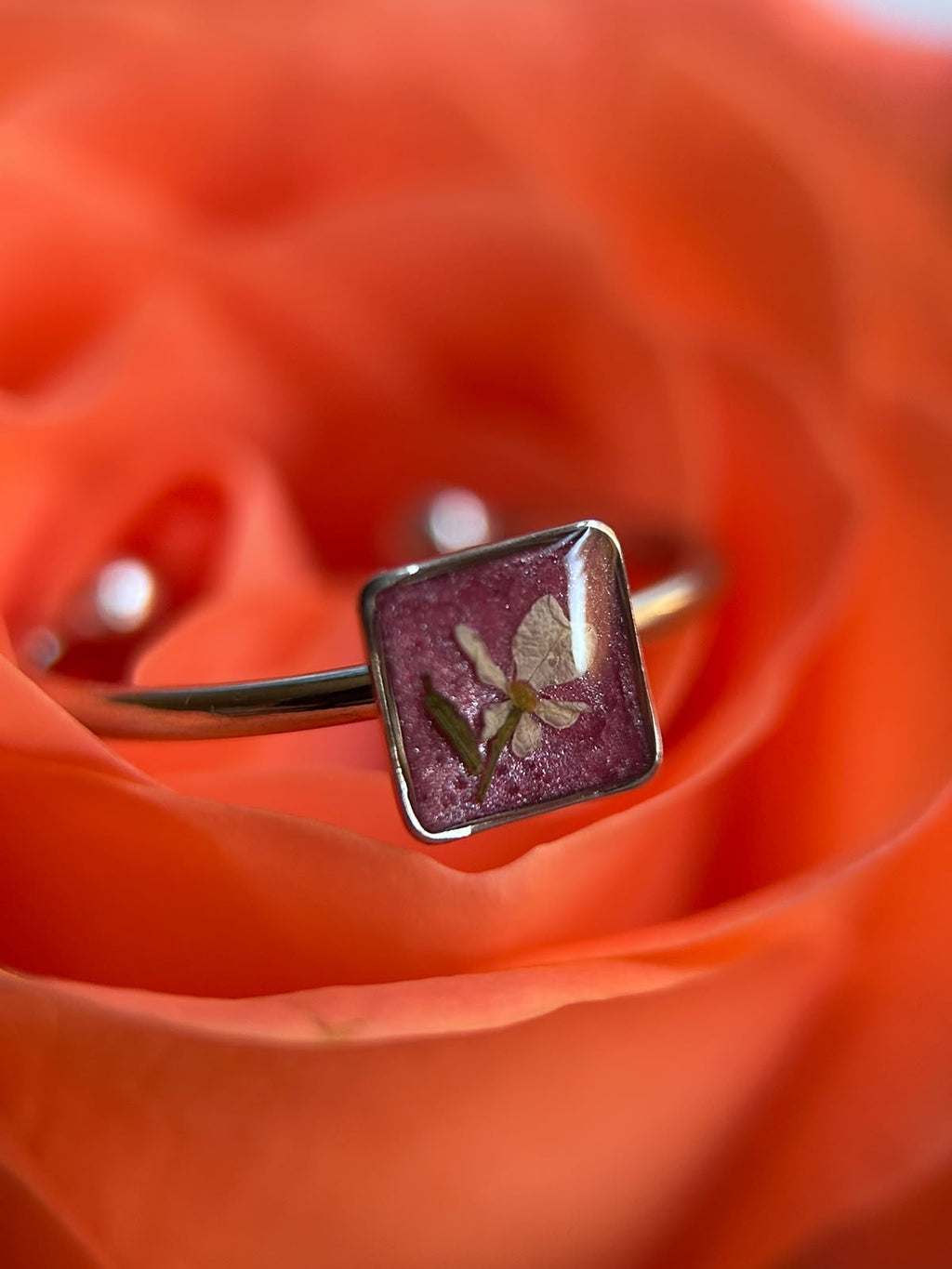 Bague ajustable argenté avec fleurs naturelles séchées - bague carré