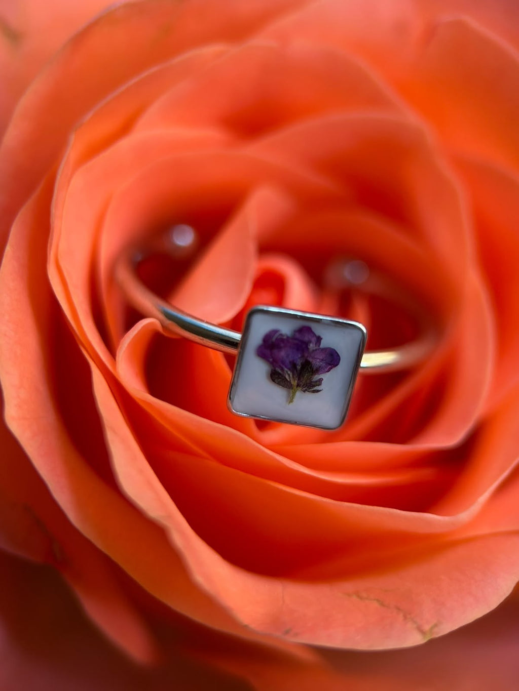 Bague ajustable argenté avec fleurs naturelles séchées - bague carré