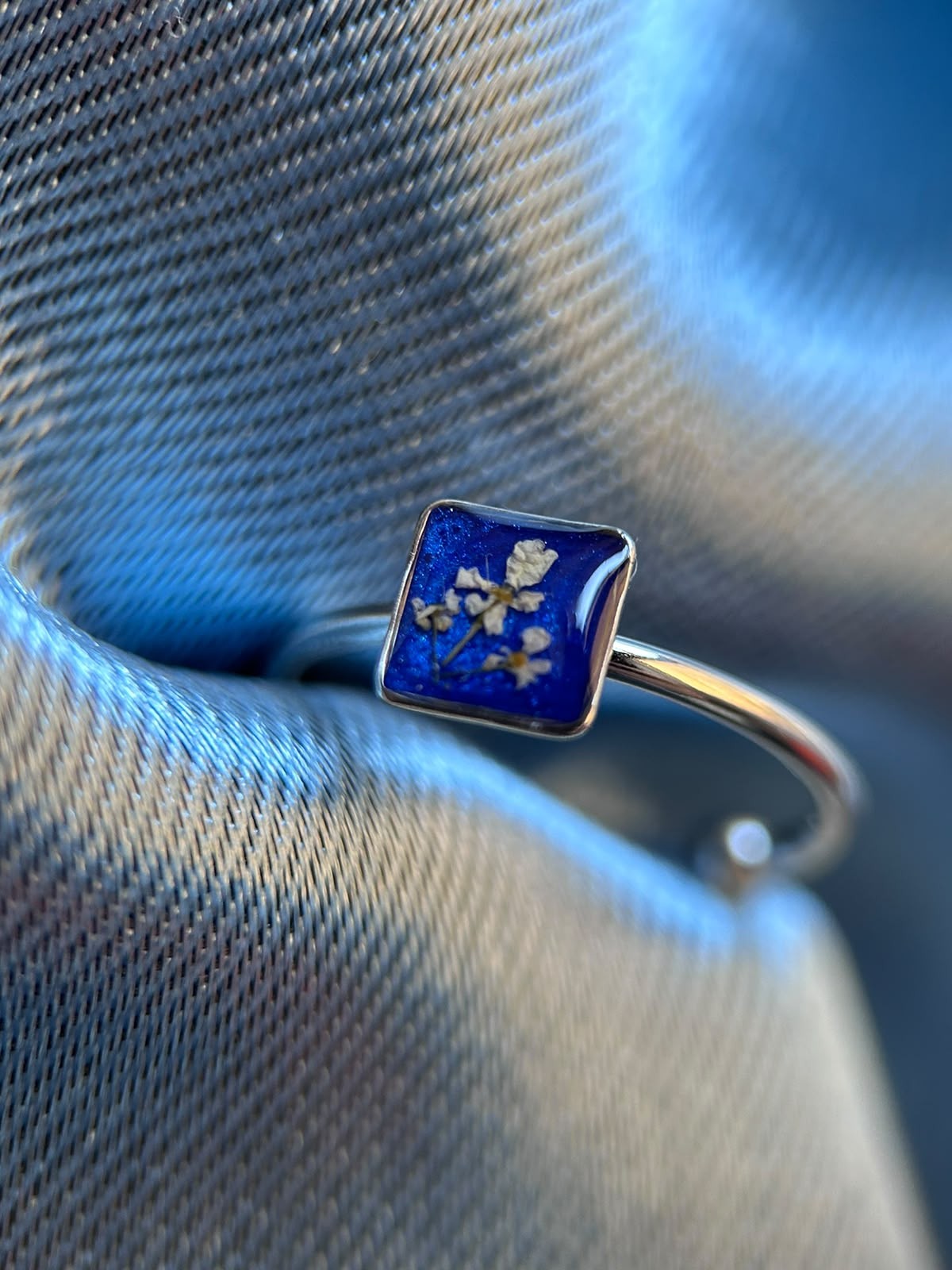 Bague ajustable argenté avec fleurs naturelles séchées - bague carré
