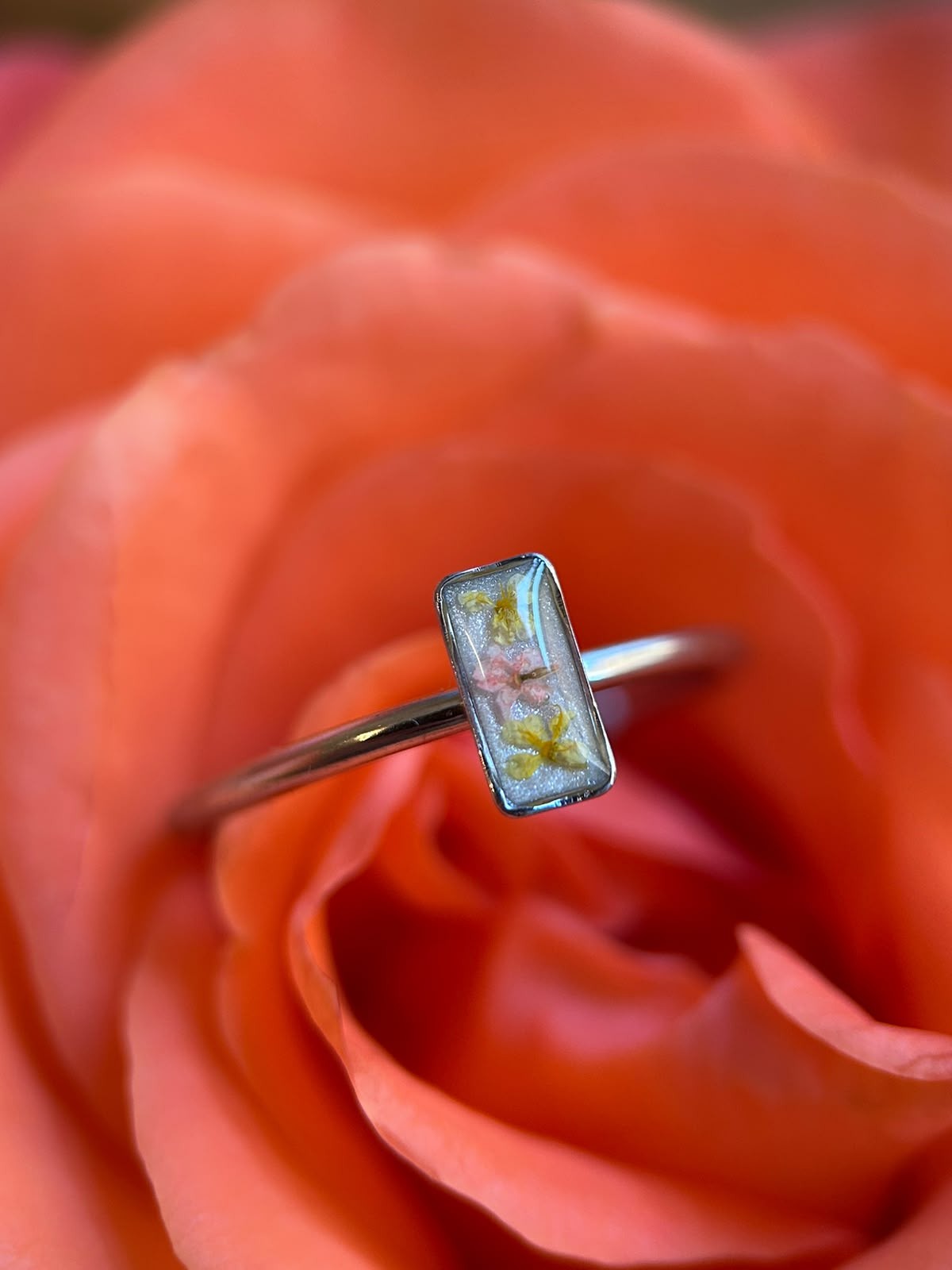 Bague ajustable argenté avec fleurs séchées