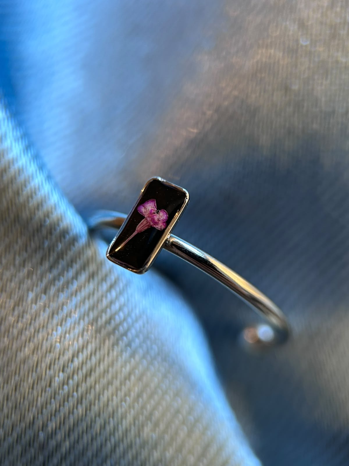 Bague ajustable argenté avec fleurs séchées