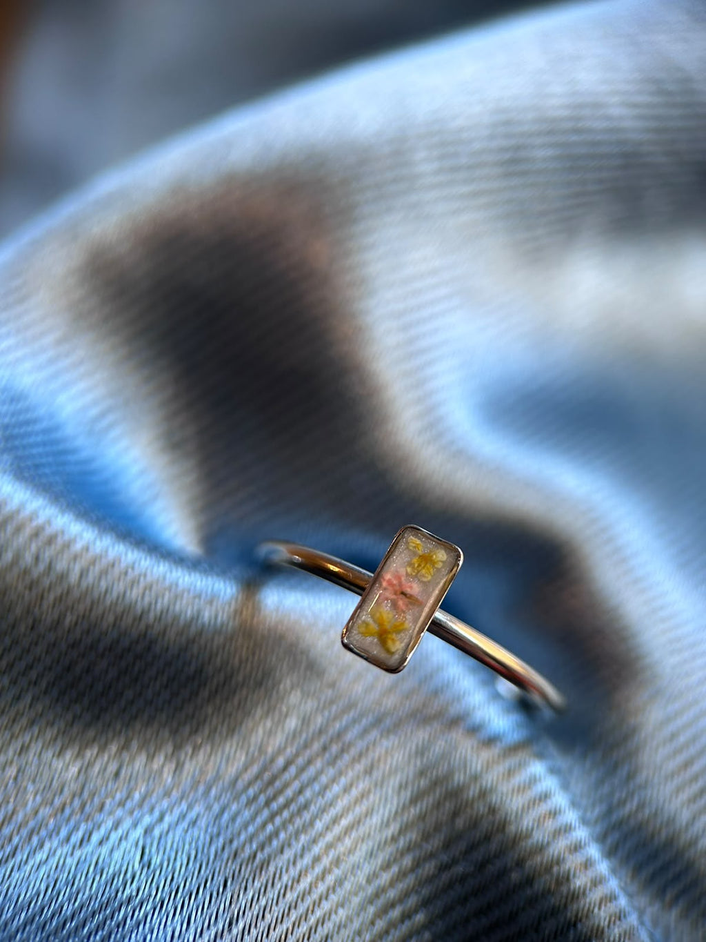 Bague ajustable argenté avec fleurs séchées