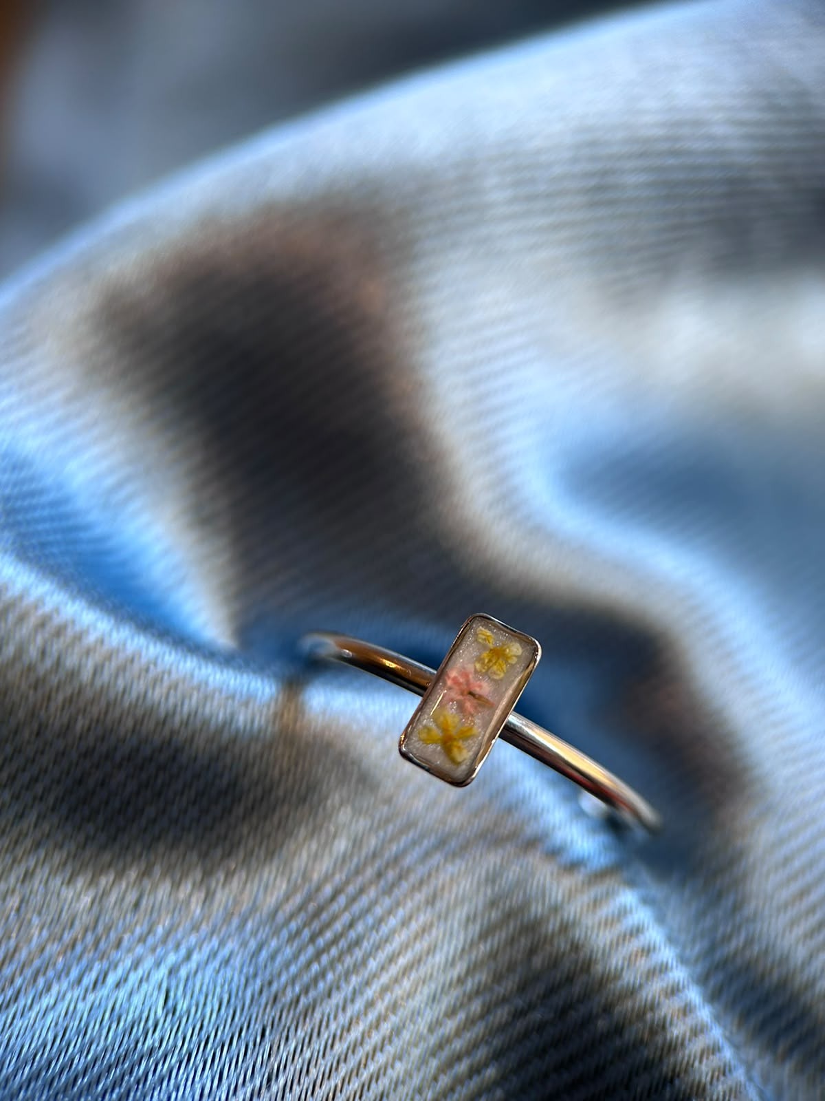 Bague ajustable argenté avec fleurs séchées