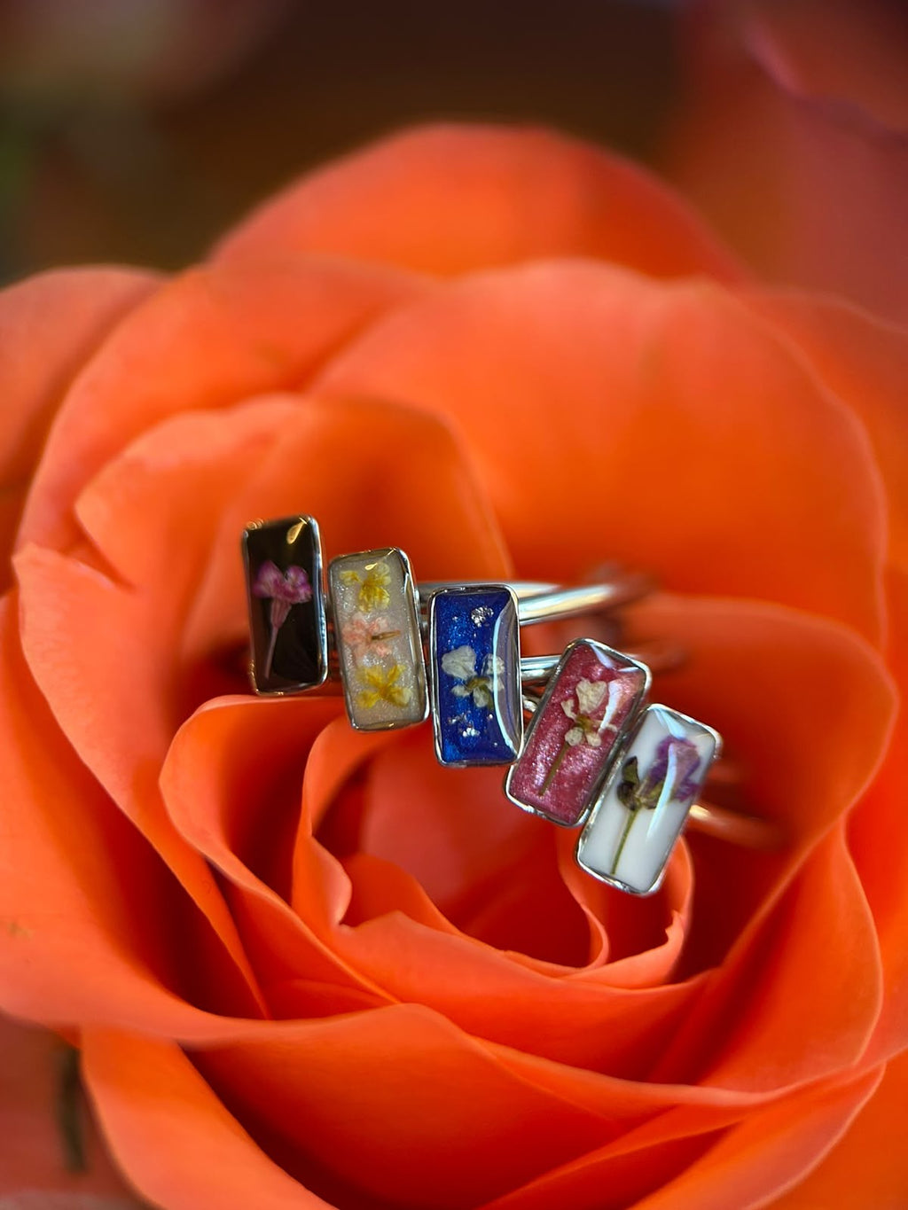 Bague ajustable argenté avec fleurs séchées